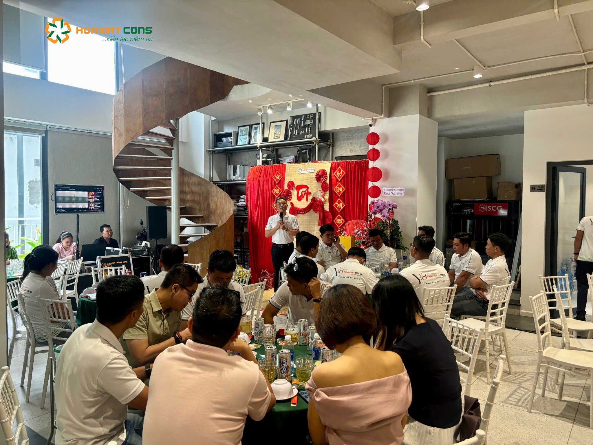 Xây Dựng Và Thương Mại Hoa Đất 7