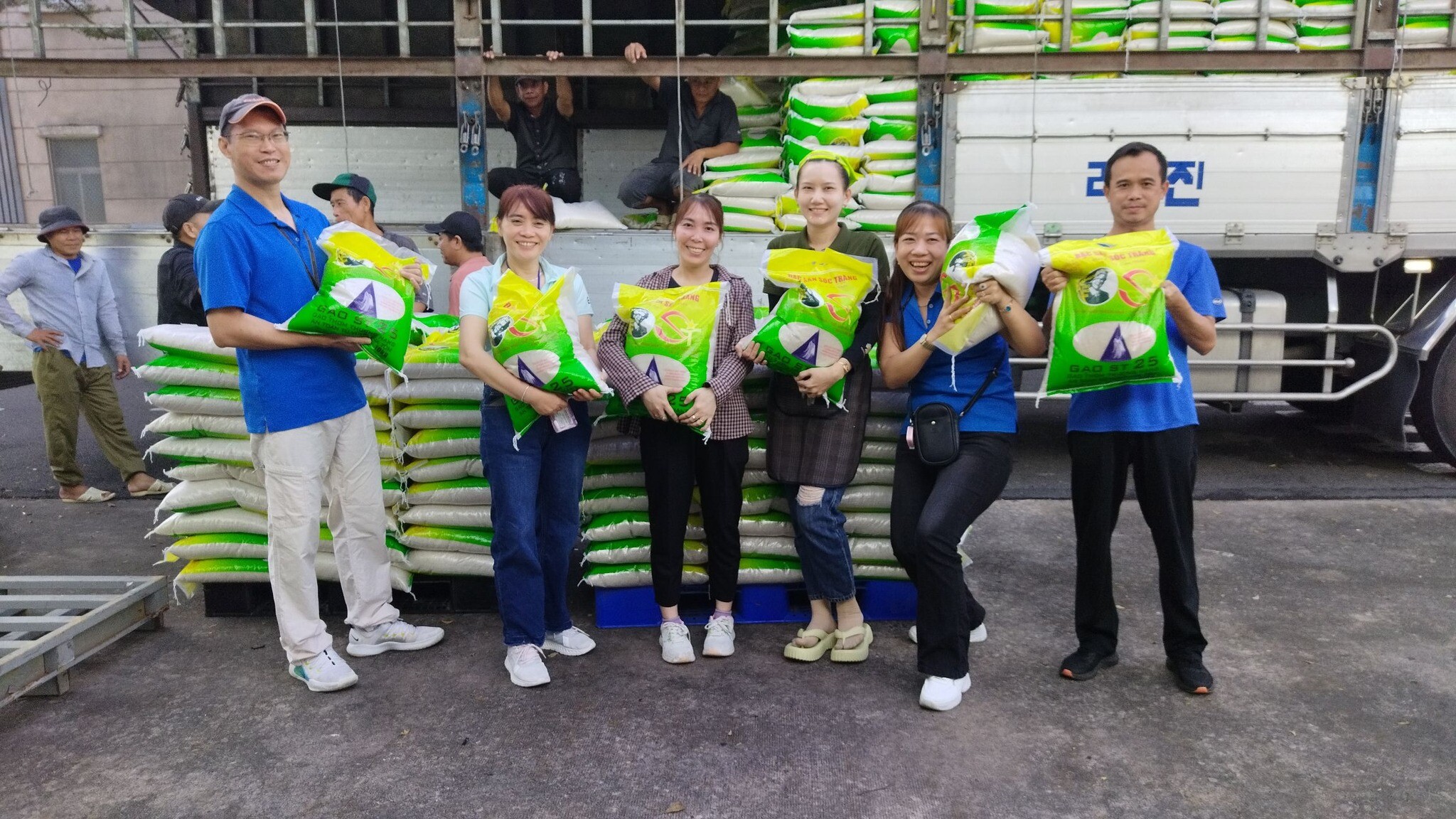 Dệt May ECLAT Việt Nam 12