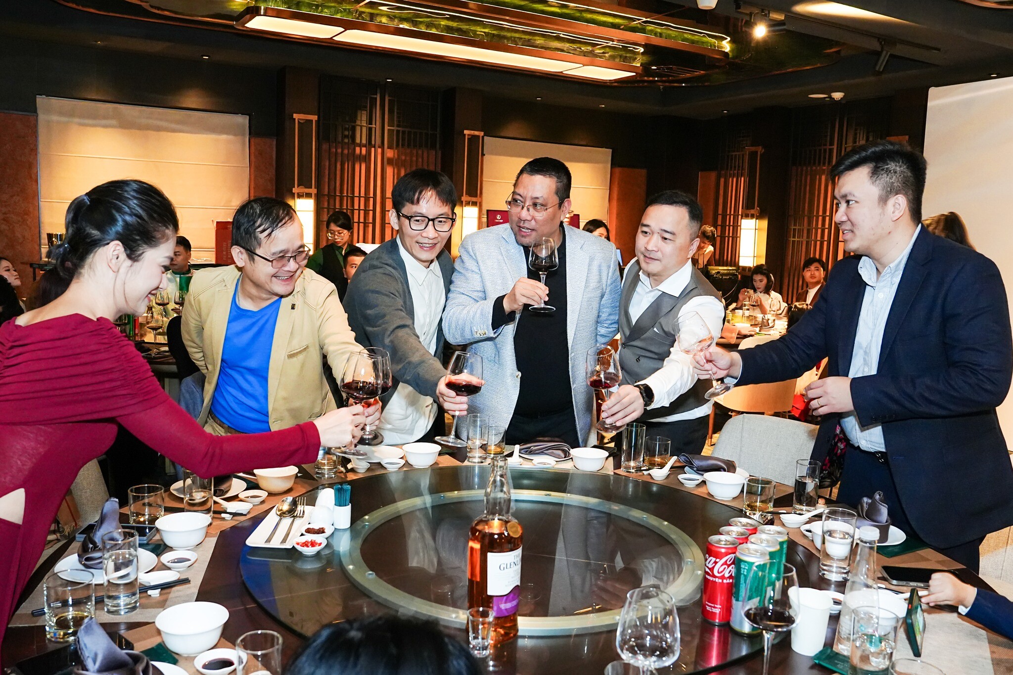 THIẾT KẾ & TRUYỀN THÔNG KIẾN VIỆT 4