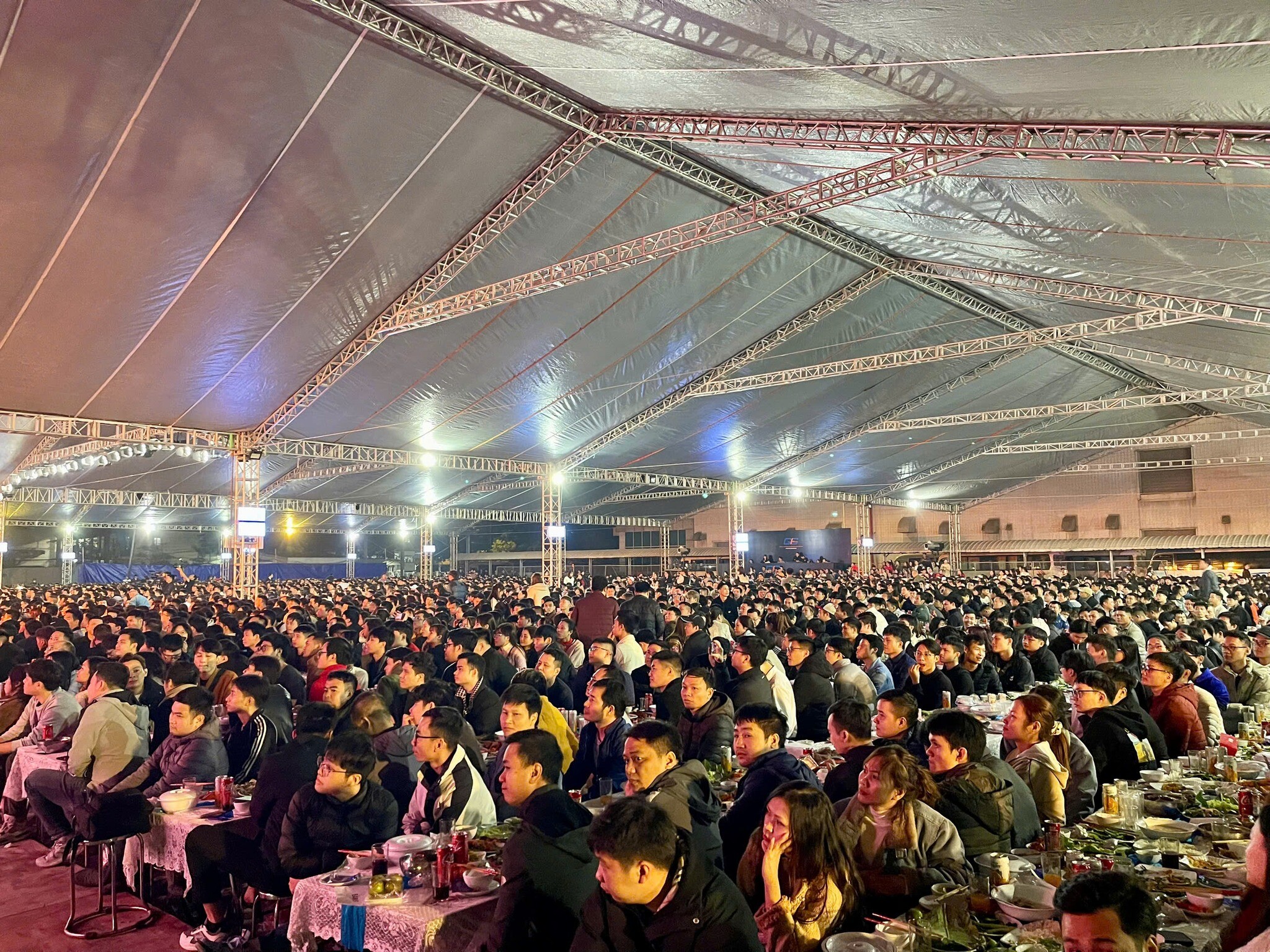 Thương mại và Dịch vụ Thạch Bàn 9