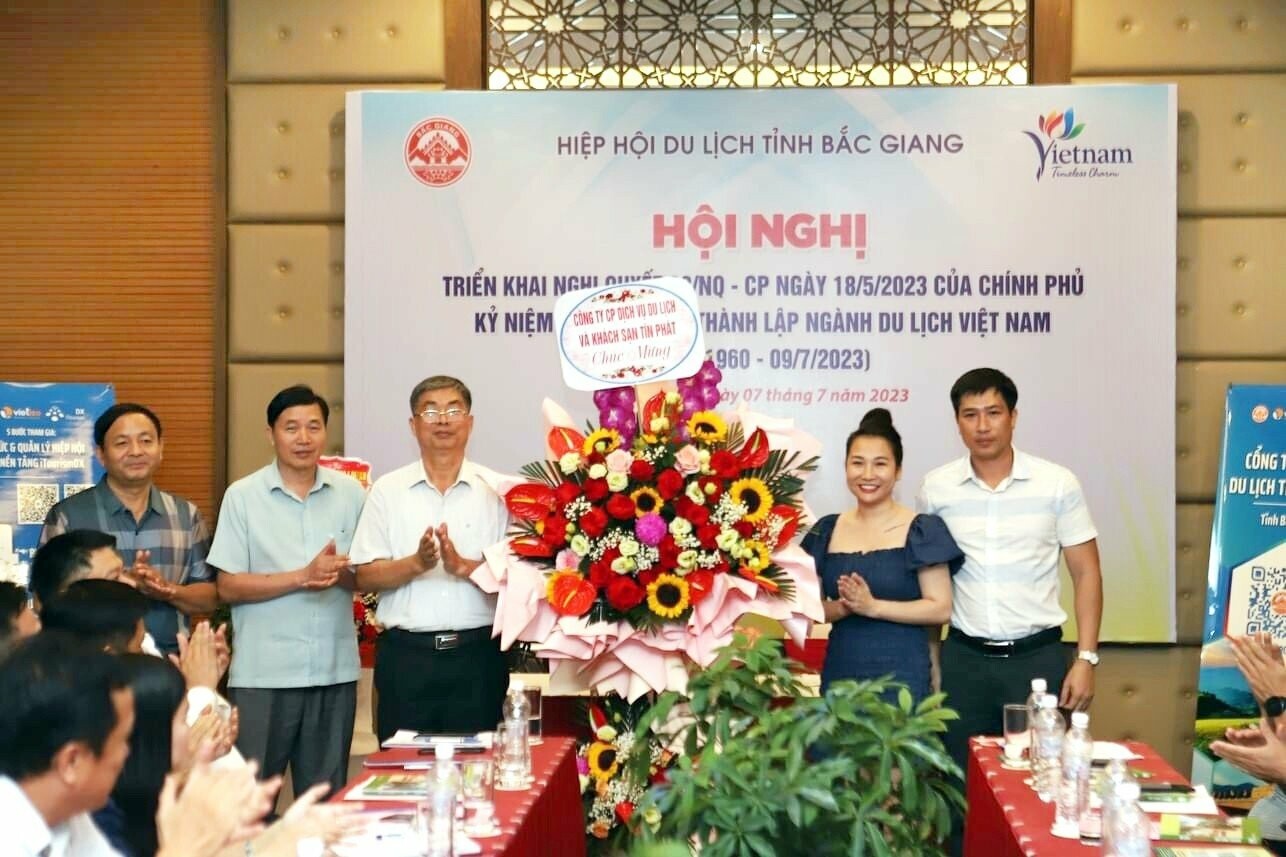 Du Lịch Và Khách Sạn Tín Phát 12