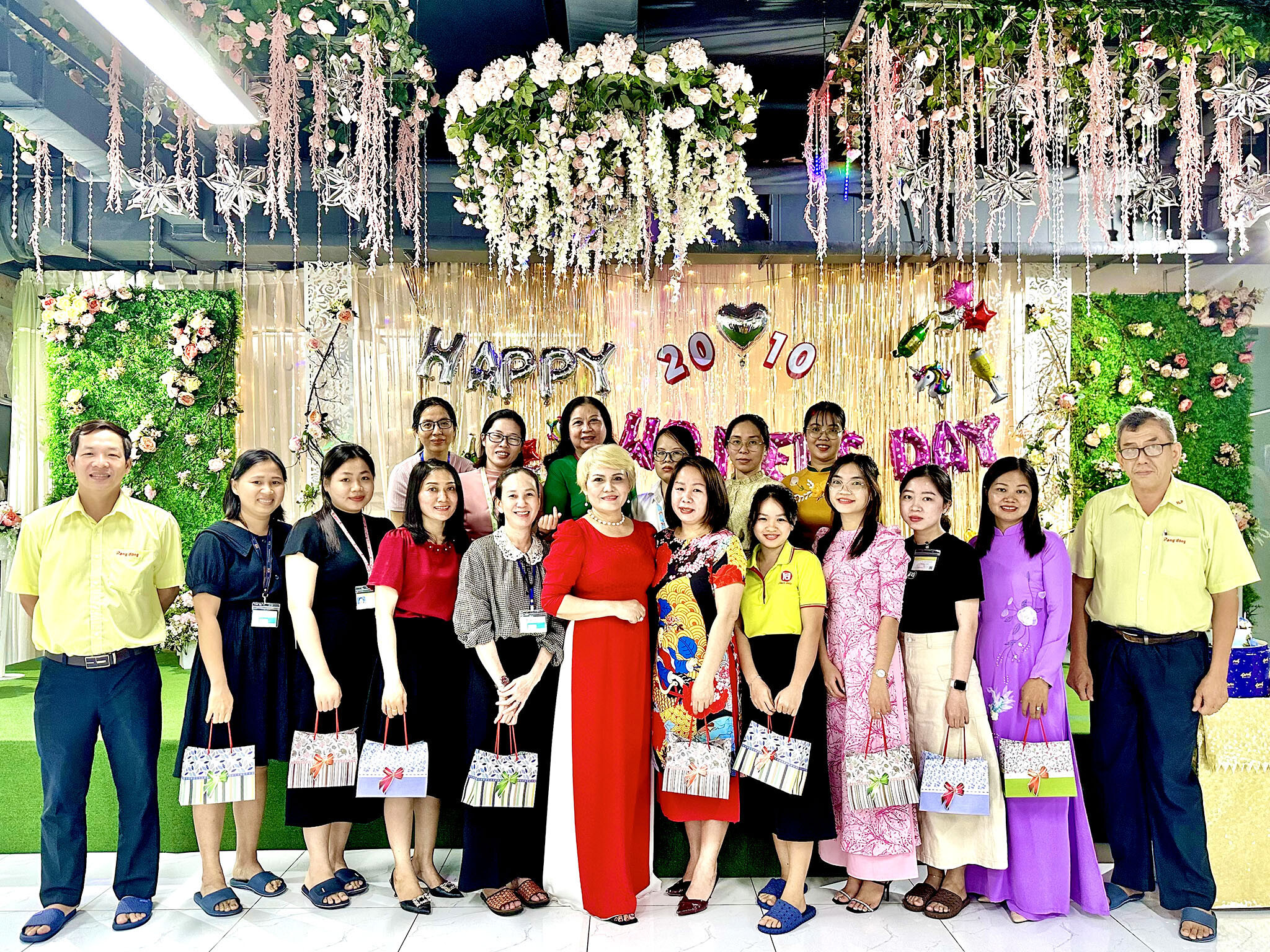 NHỰA RẠNG ĐÔNG HĐ 3