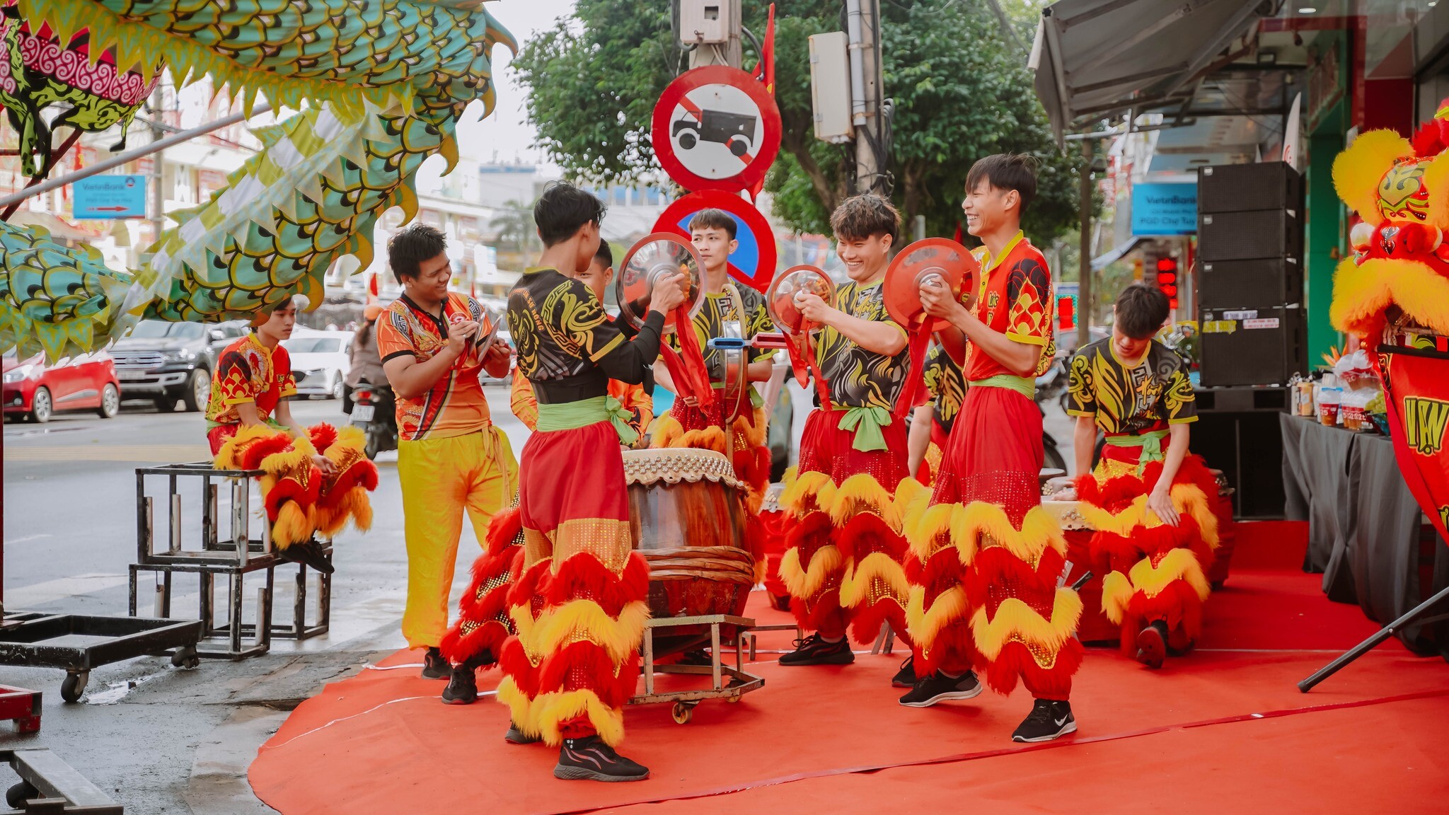 Thương Mại Dũng Tiến 4