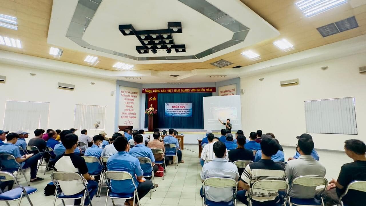 DỆT MAY VIỆT THẮNG 10