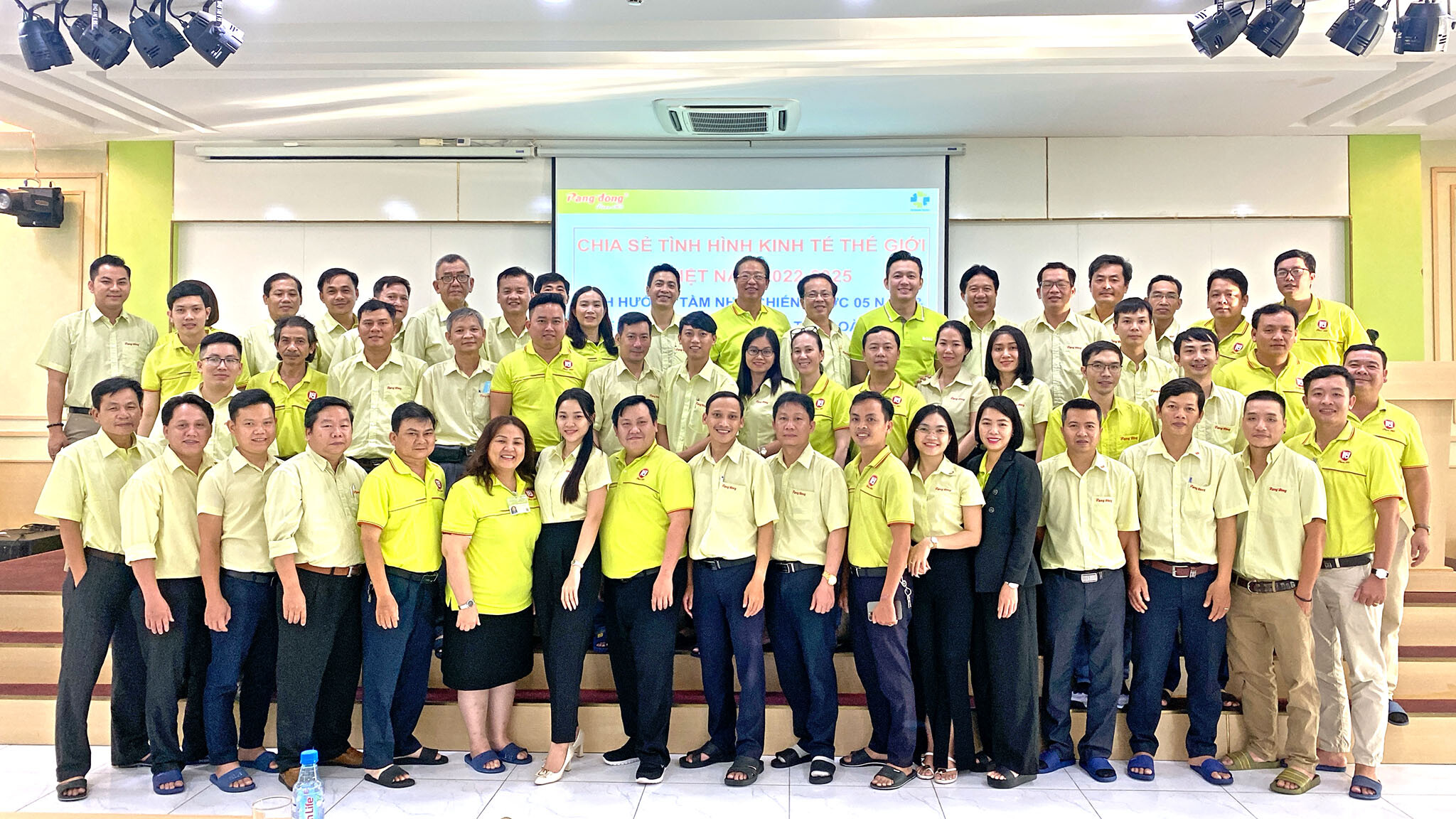 NHỰA RẠNG ĐÔNG HĐ 6