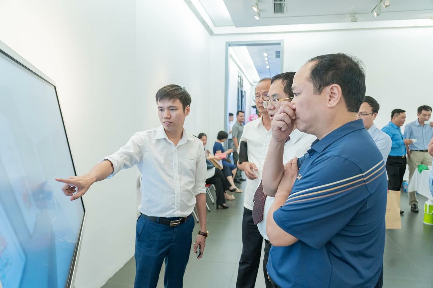 TẬP ĐOÀN VIETSOFTPRO 4