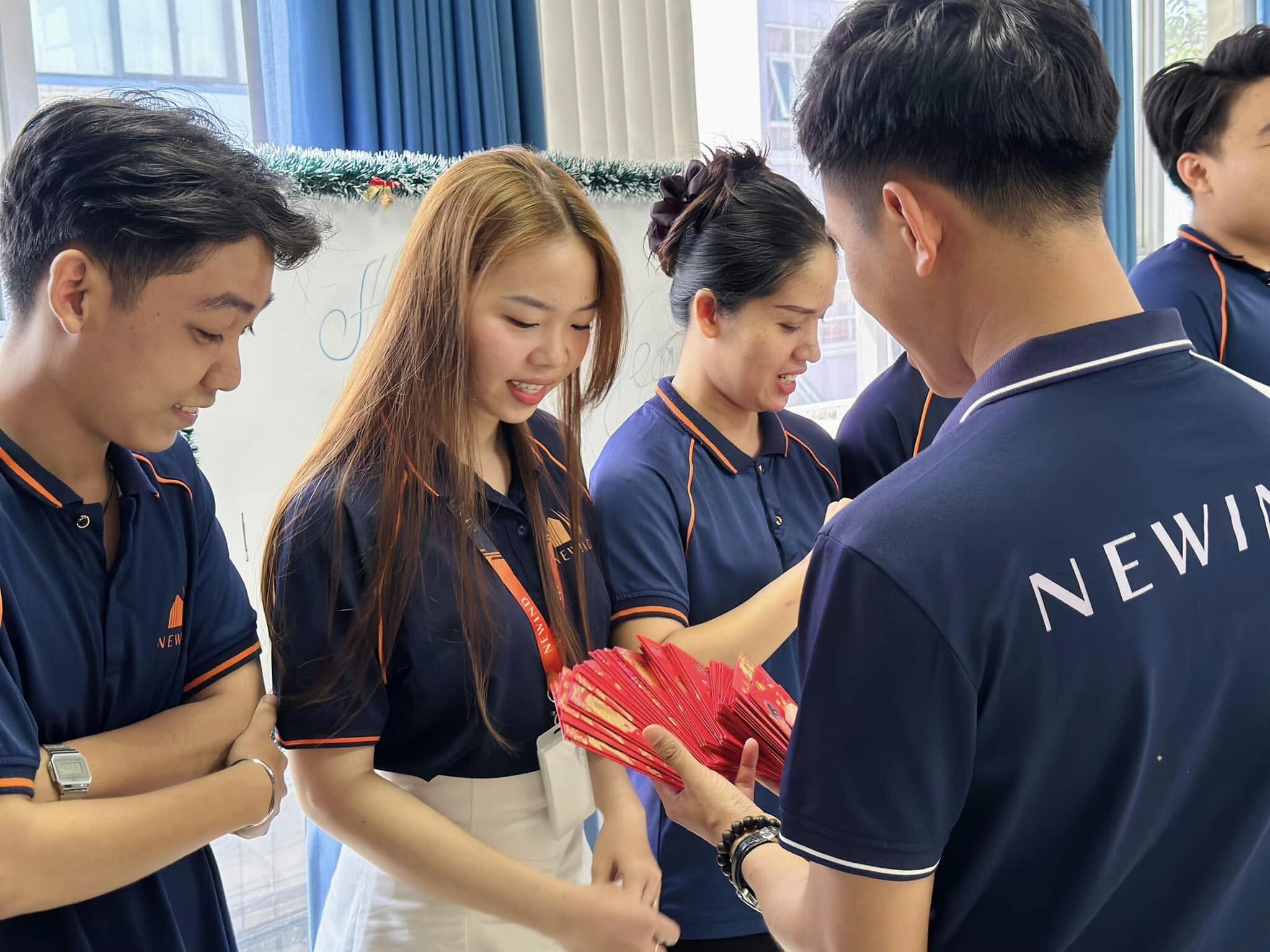 THƯƠNG MẠI VÀ DỊCH VỤ BẤT ĐỘNG SẢN NEWIND 6