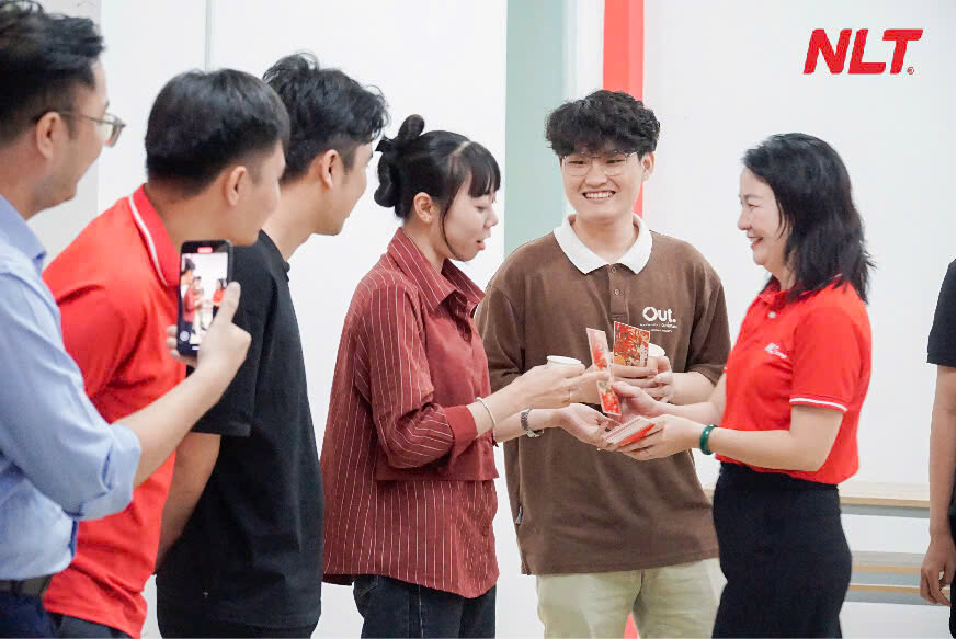 TẬP ĐOÀN ĐẦU TƯ CÔNG NGHỆ NAM LONG 13