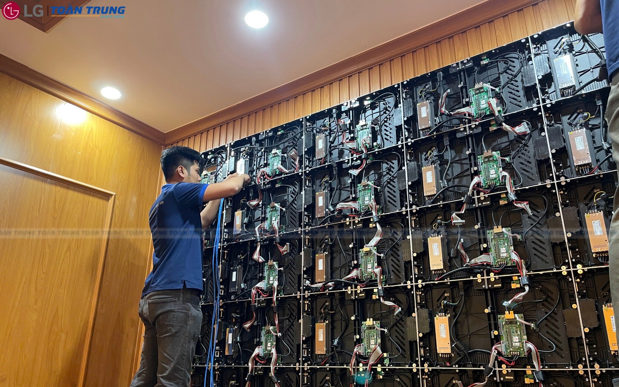 Điện Tử Viễn Thông Toàn Trung 4