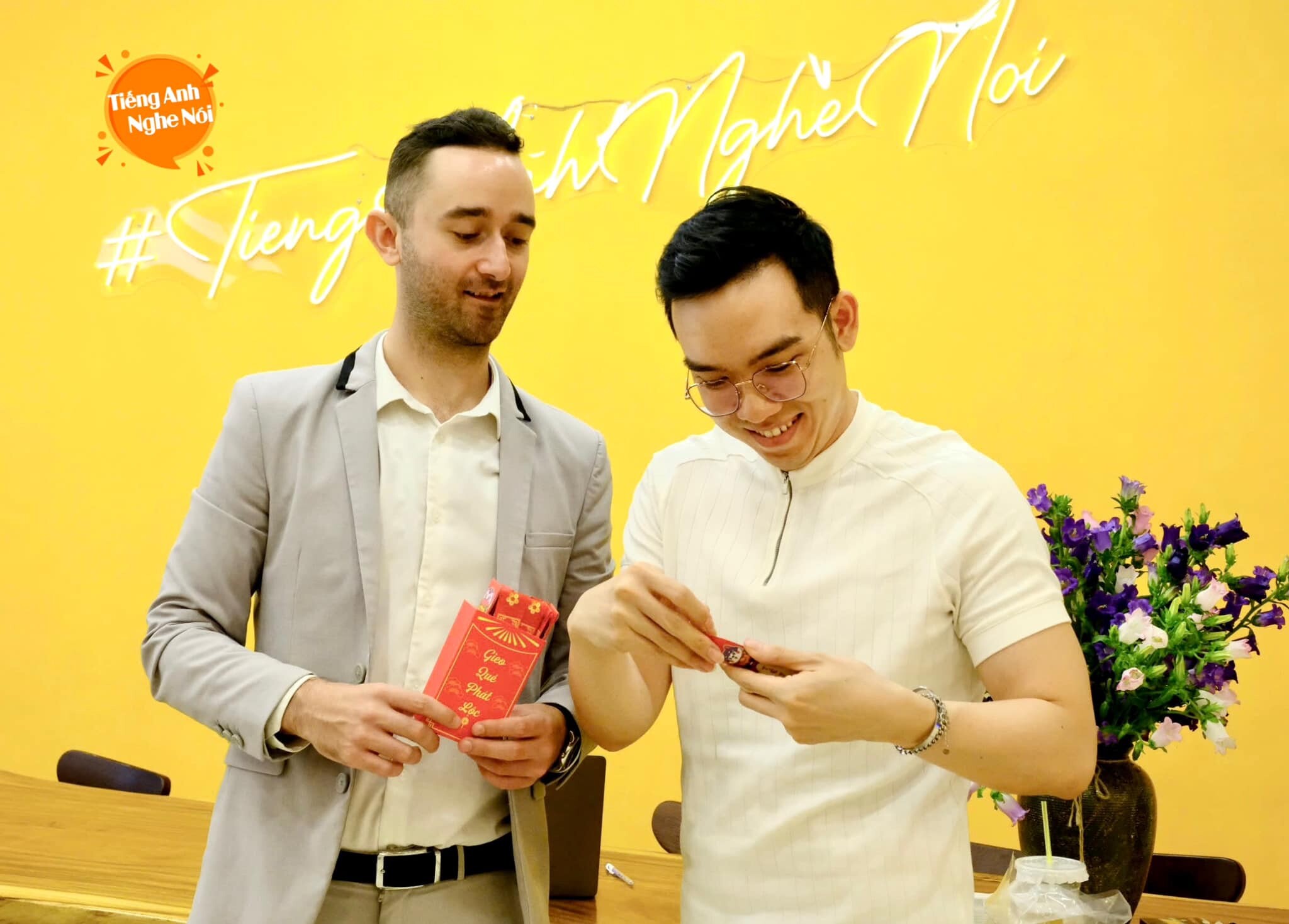 Trung Tâm Anh Ngữ Tiếng Anh Nghe Nói 12