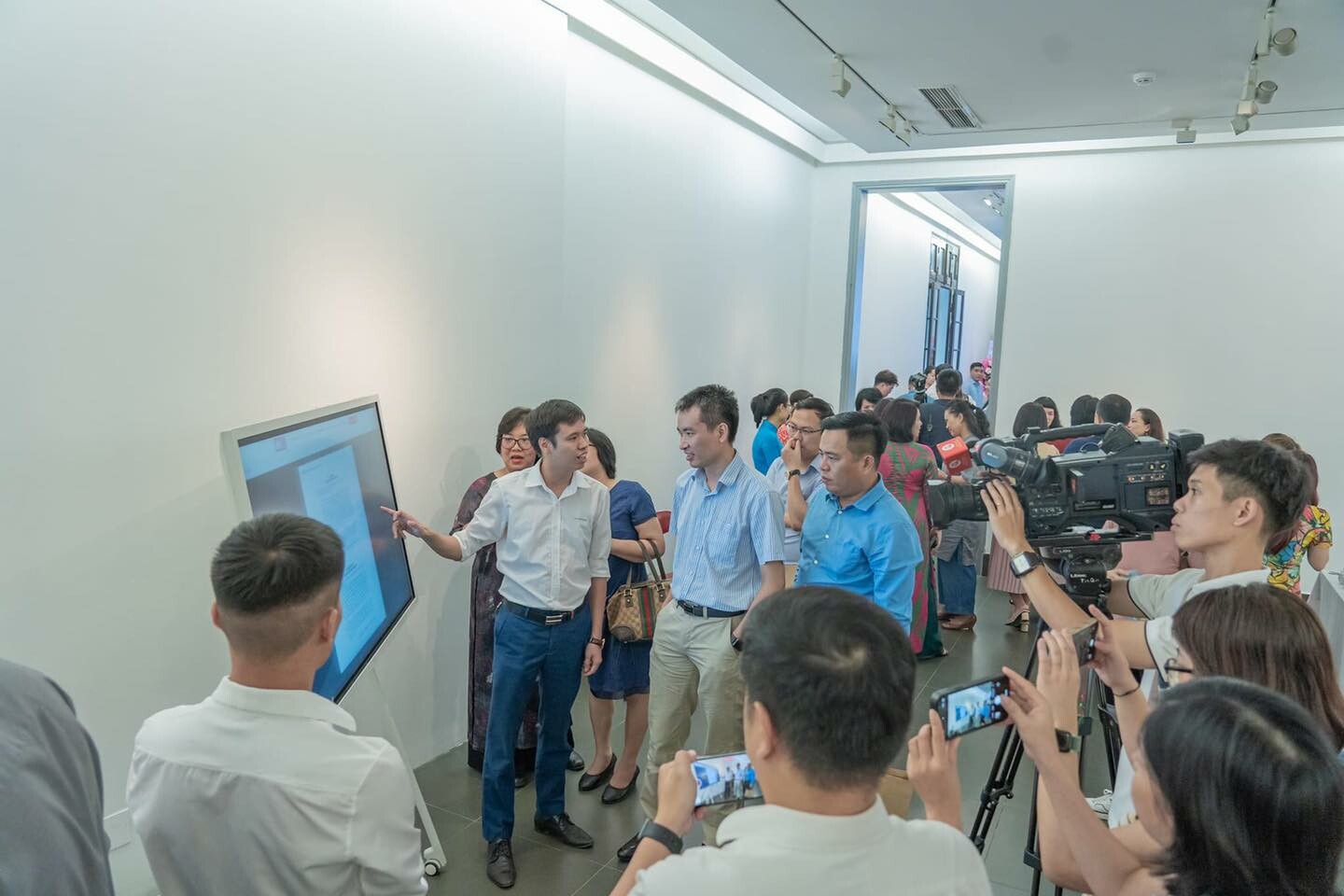 TẬP ĐOÀN VIETSOFTPRO 3