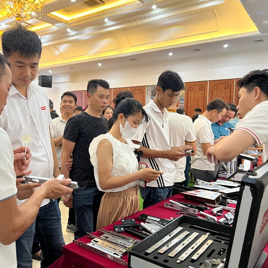 Công ty Cổ phần STAFORCE 7