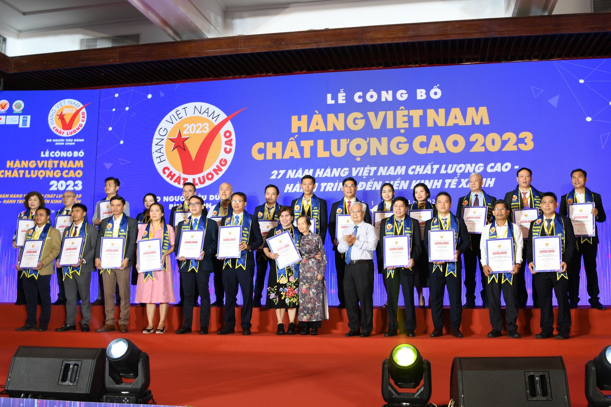 Một thành viên SX TM  VŨ TRỤ L.A 8