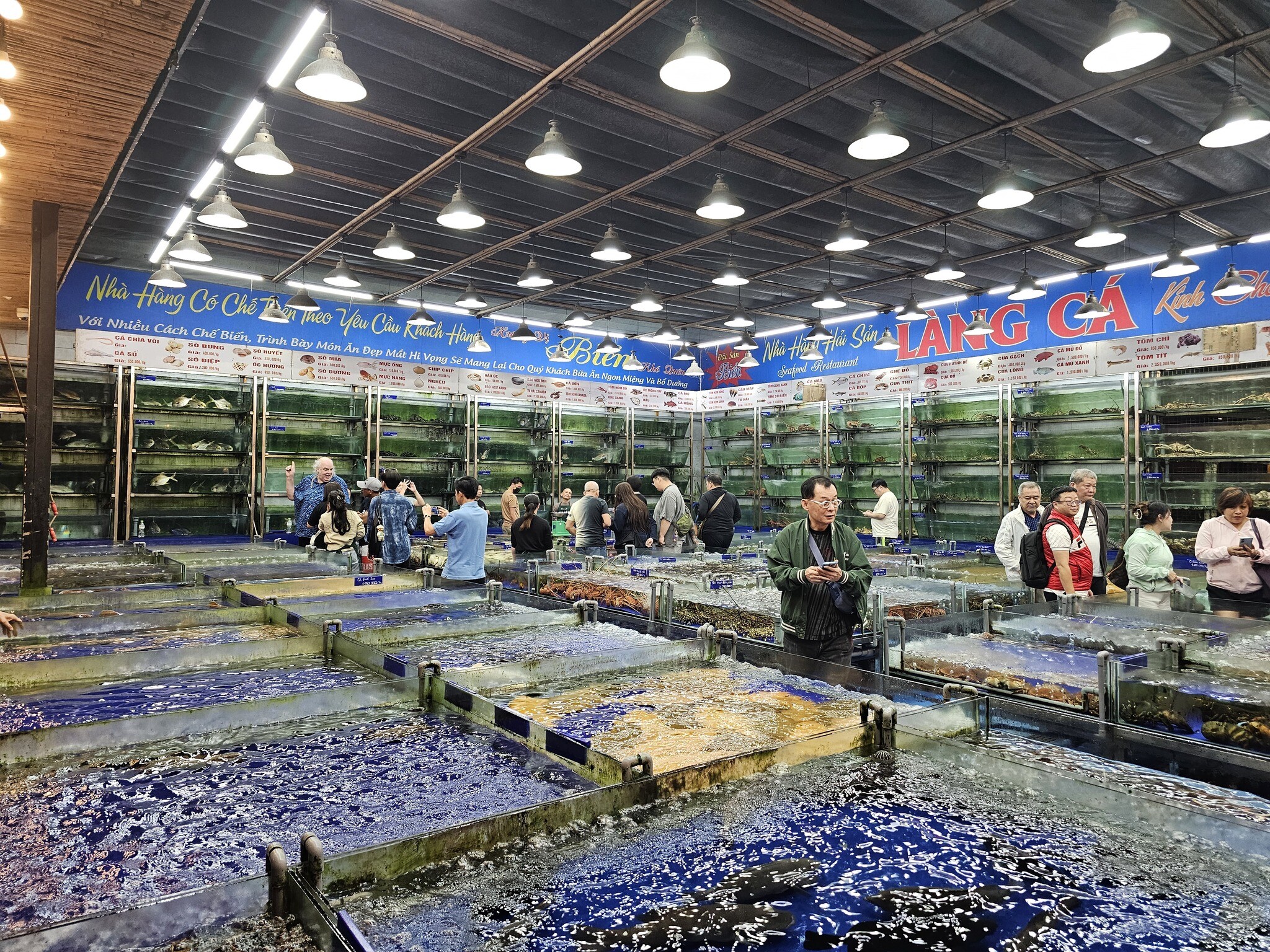 Nhà Hàng Hải Sản Làng Cá 9