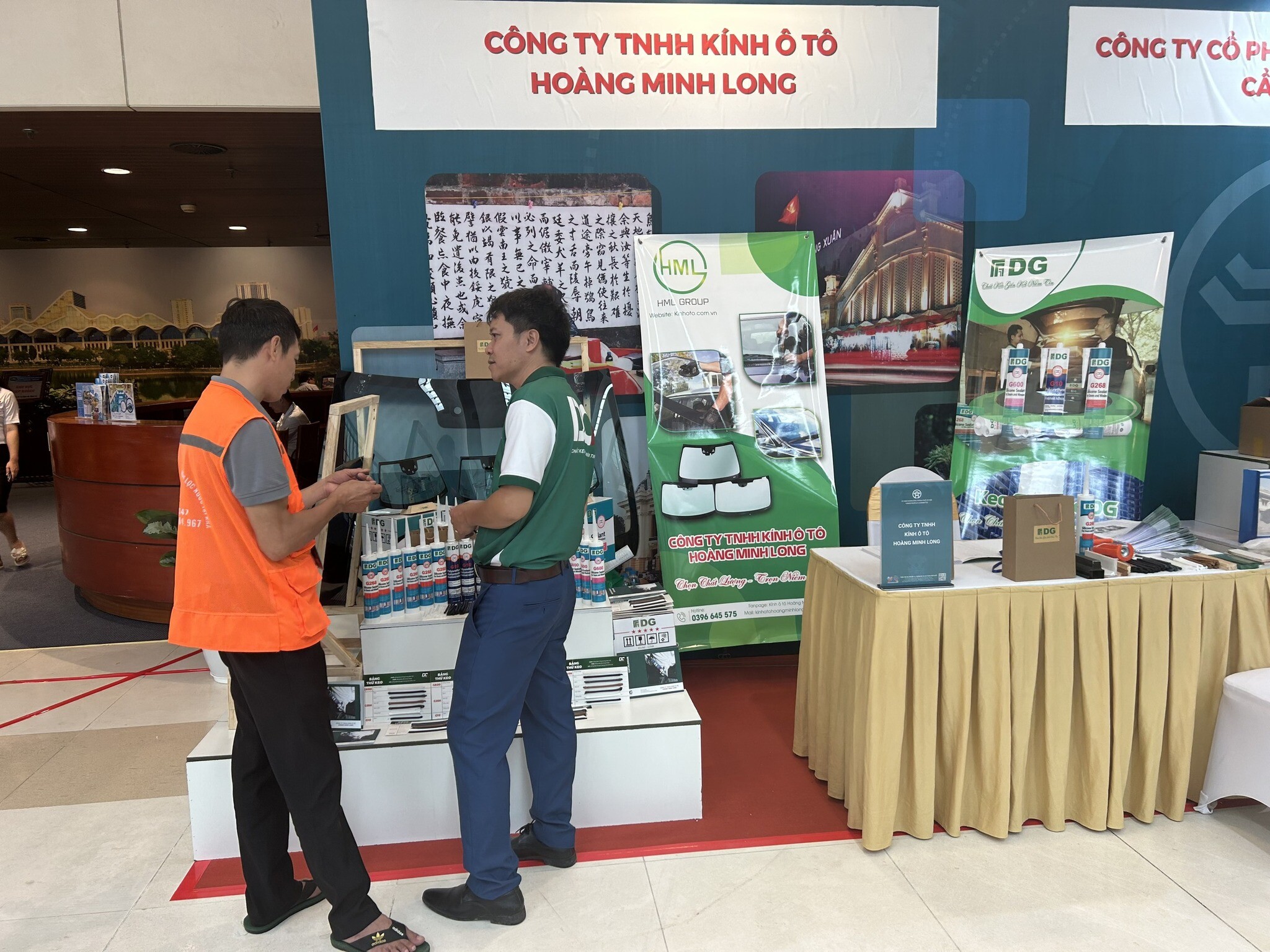 Kính Ô Tô Hoàng Minh Long 2