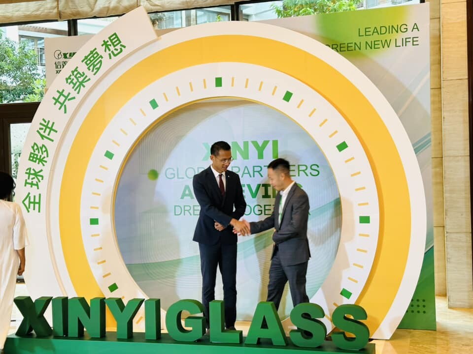 Kính Ô Tô Hoàng Minh Long 5