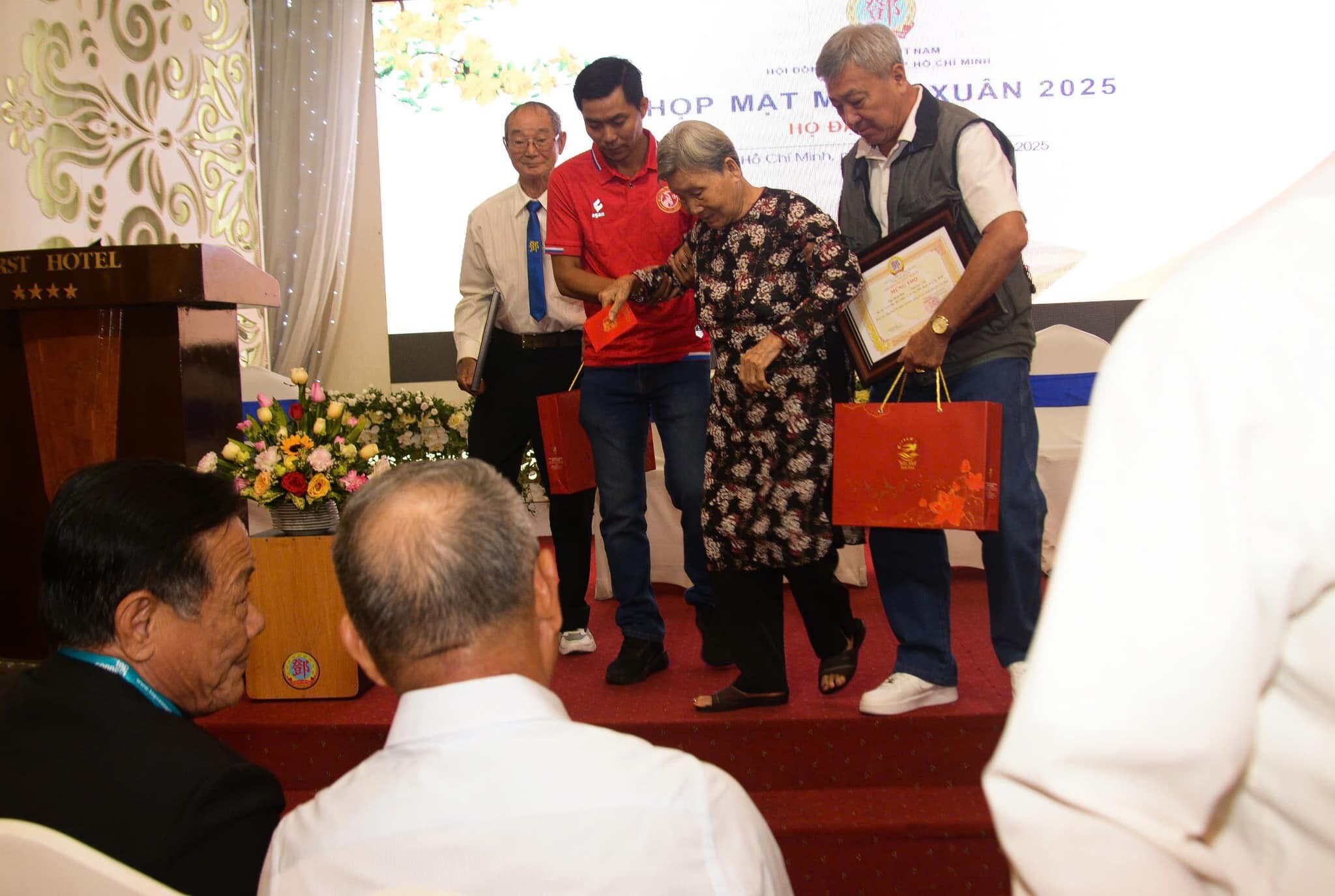 Yến Việt Thiên Nhiên 9