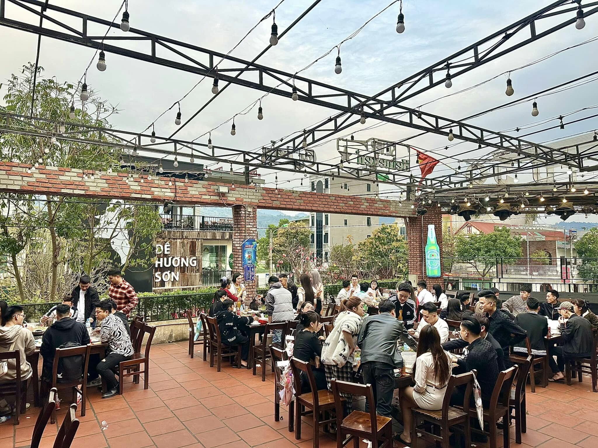 Tự Do Restaurant & Beer 13