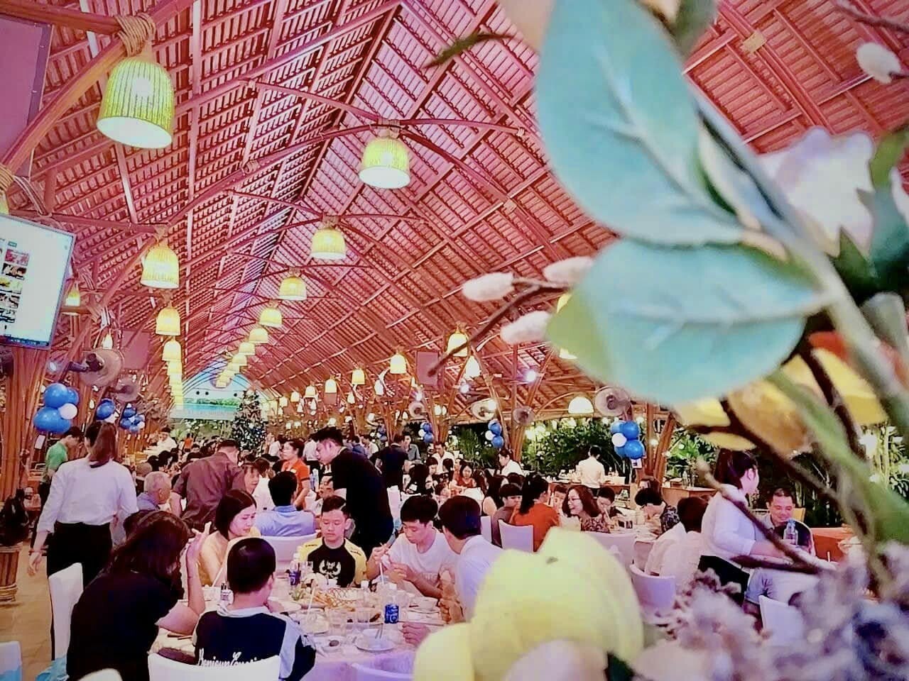 VẠN CHÀI RESTAURANT 12