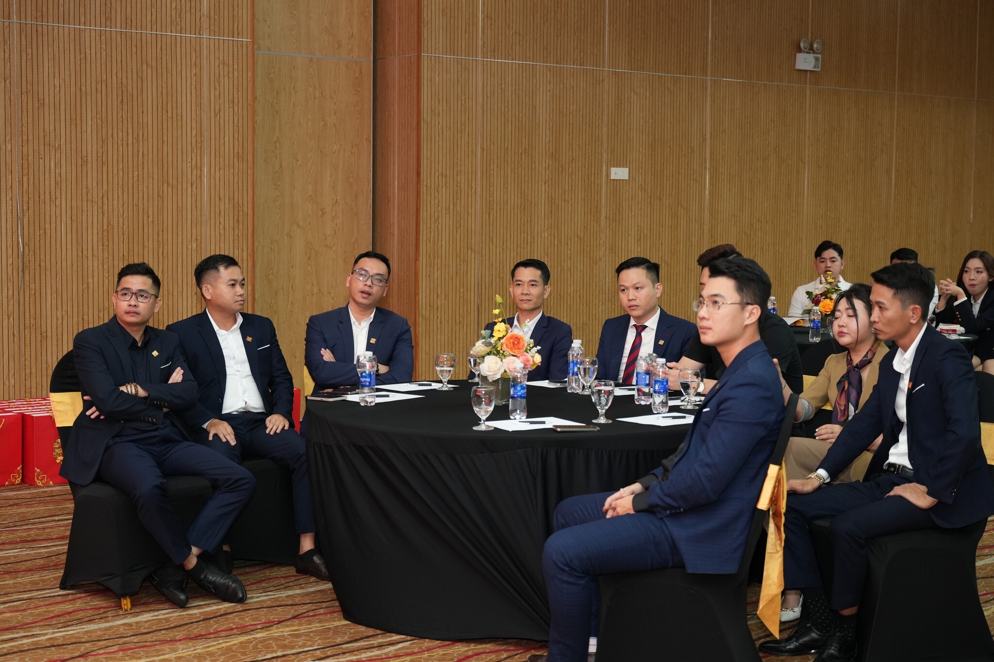 Thương Mại Và Đầu Tư SRT Miền Trung 1