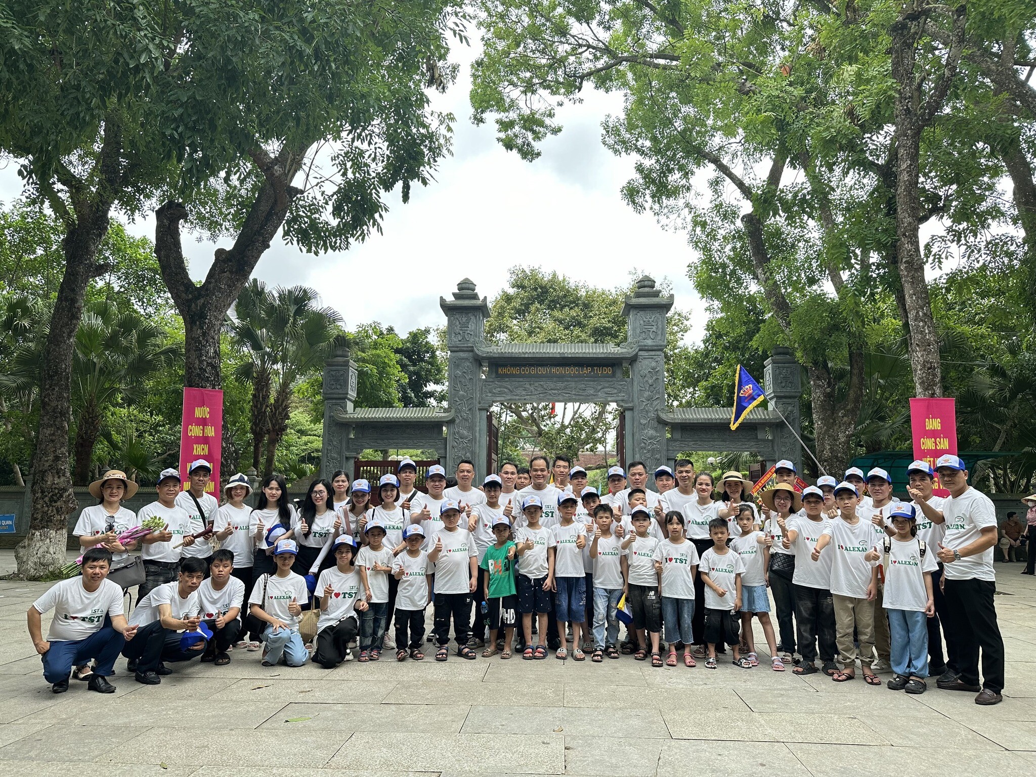 Quốc tế Alexan Phar 2