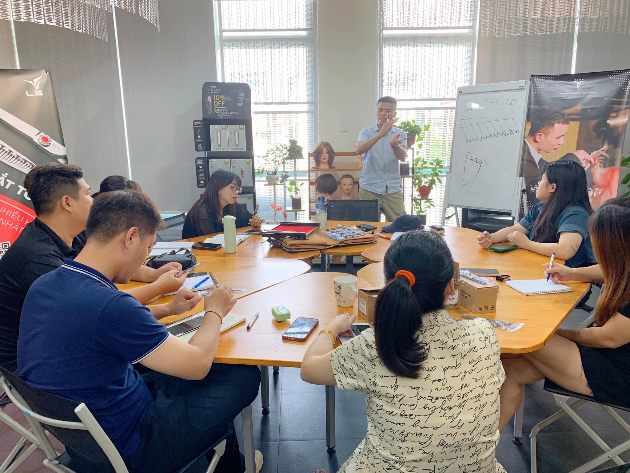 Đầu tư và thương mại tổng hợp phú lộc 8