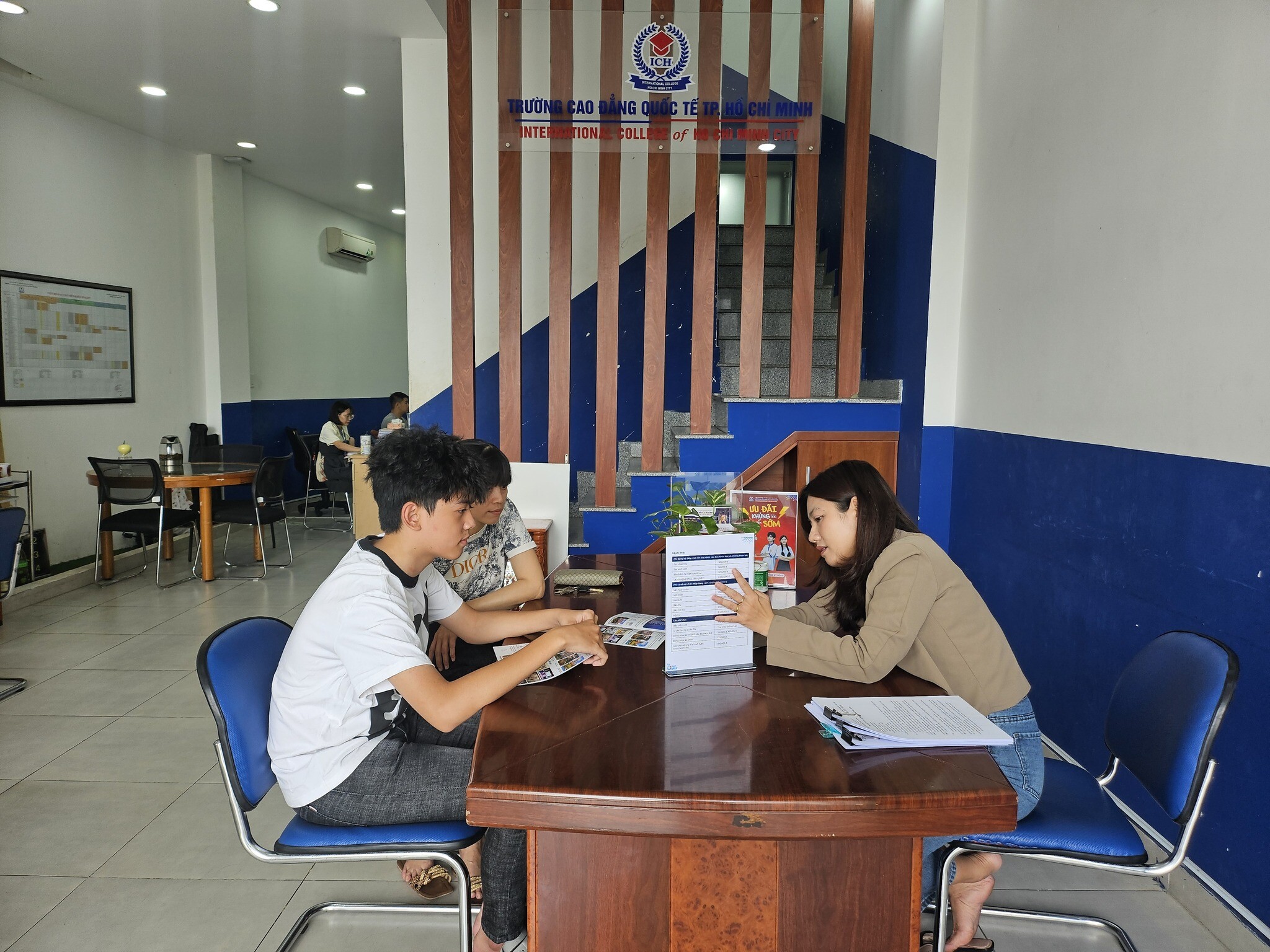 Trường Cao Đẳng Quốc Tế TPHCM 2