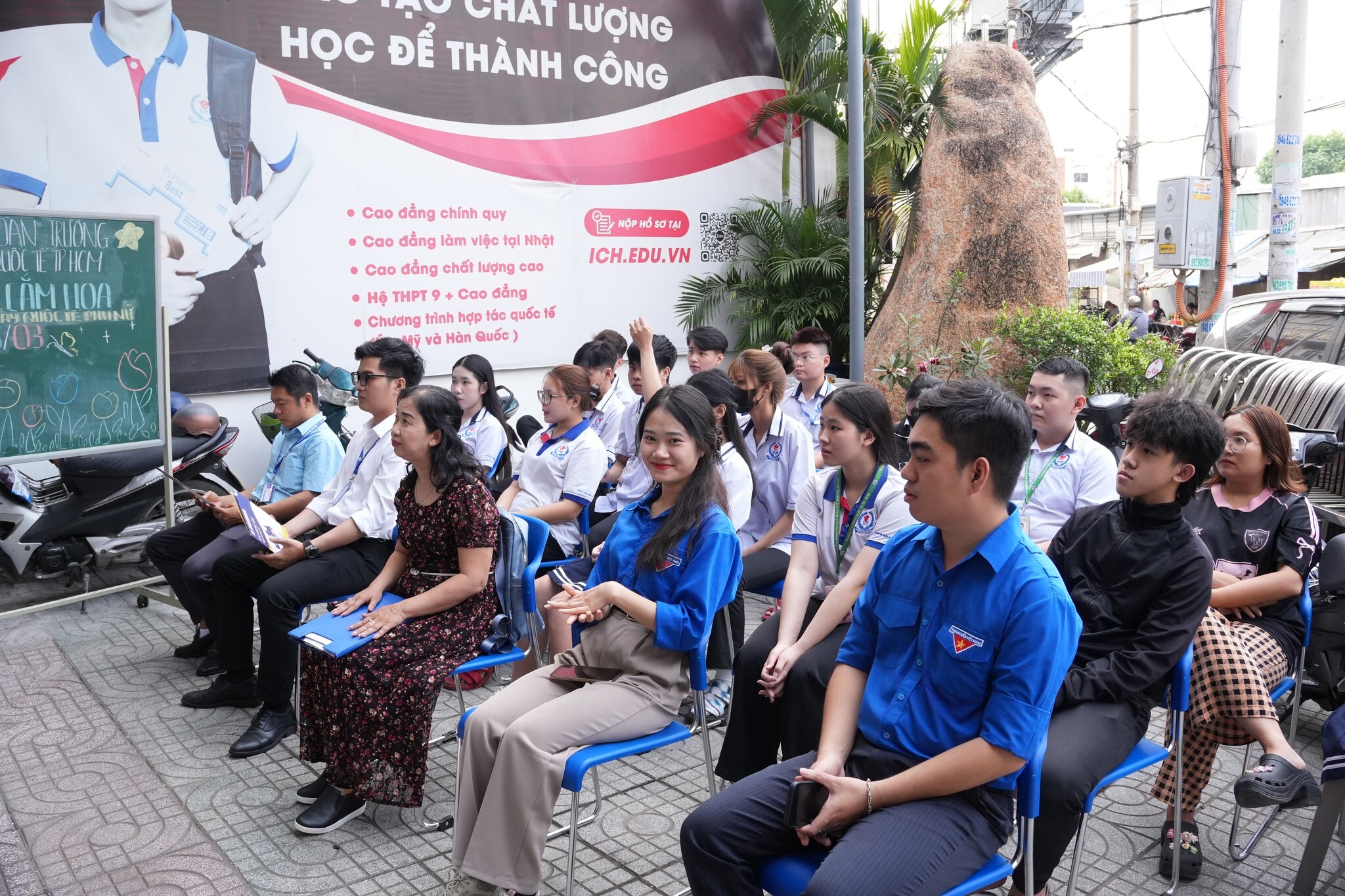 Trường Cao Đẳng Quốc Tế TPHCM 9