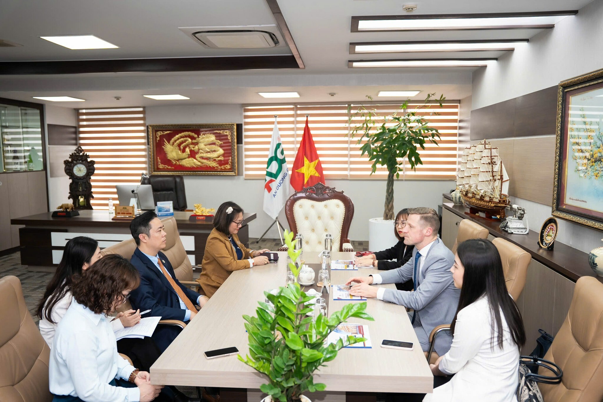 TẬP ĐOÀN AN DƯƠNG 12