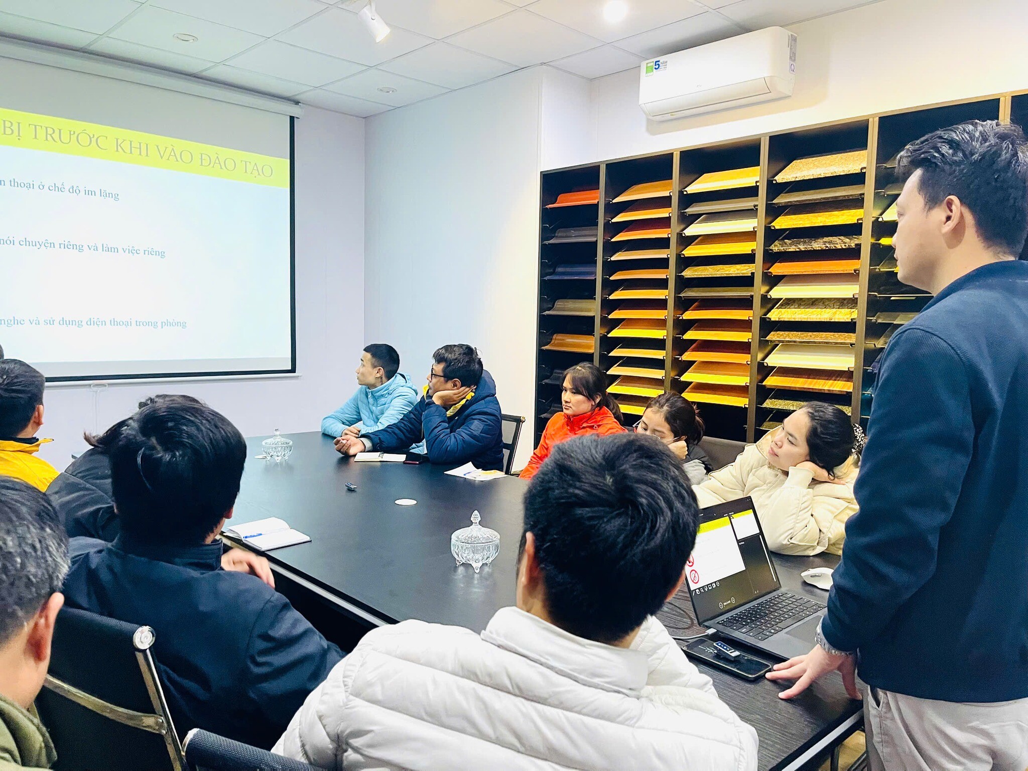 ĐẦU TƯ THƯƠNG MẠI XÂY DỰNG MINH KHÔI 13