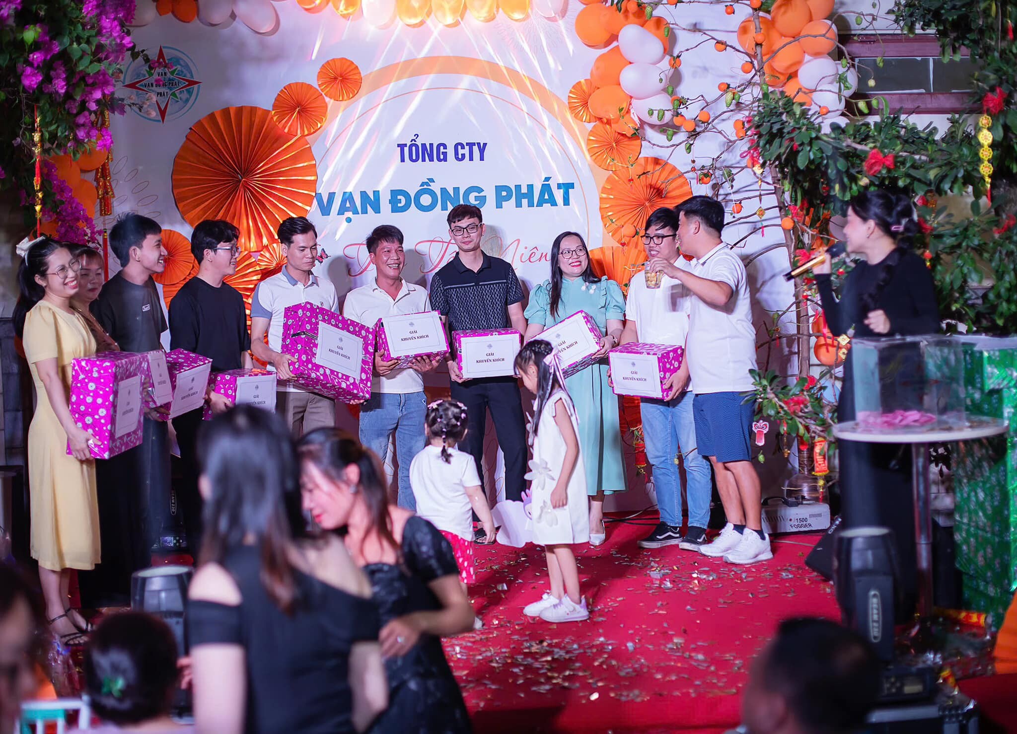 Sản Xuất Thương Mại Dịch Vụ Vạn Đồng Phát 11