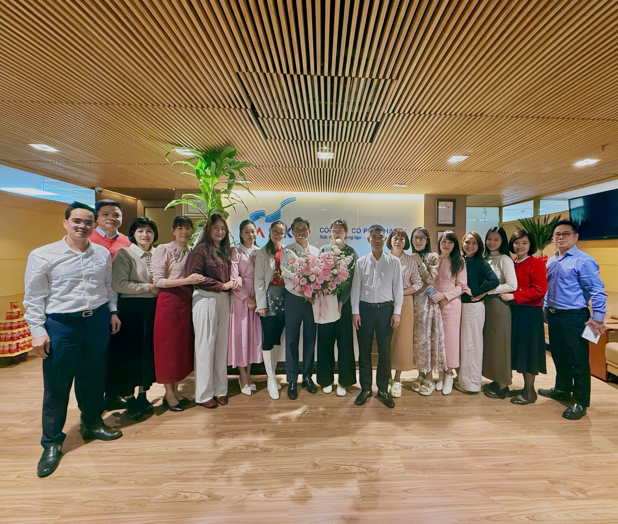 VÁCH KÍNH HASKY 12