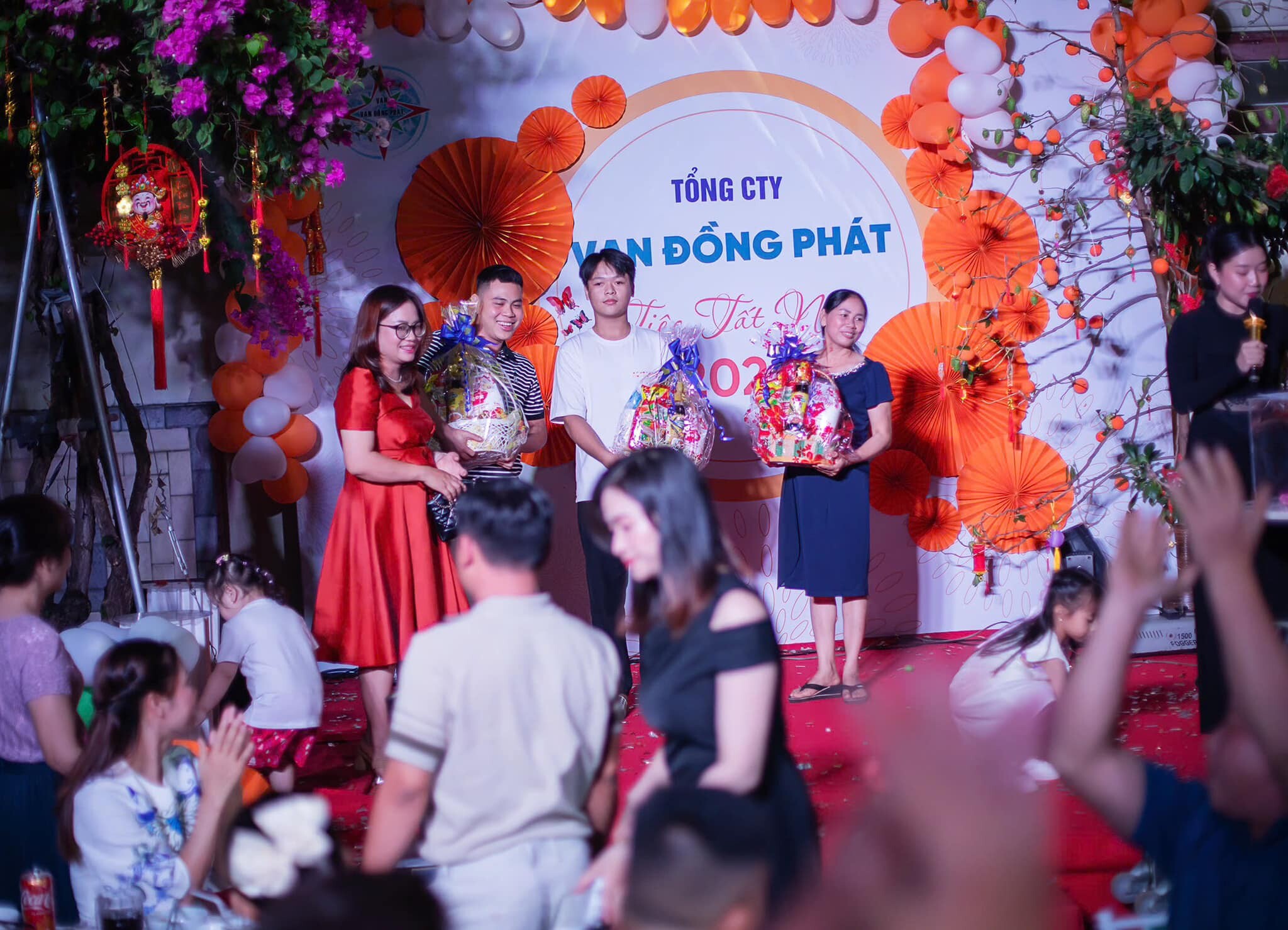 Sản Xuất Thương Mại Dịch Vụ Vạn Đồng Phát 8