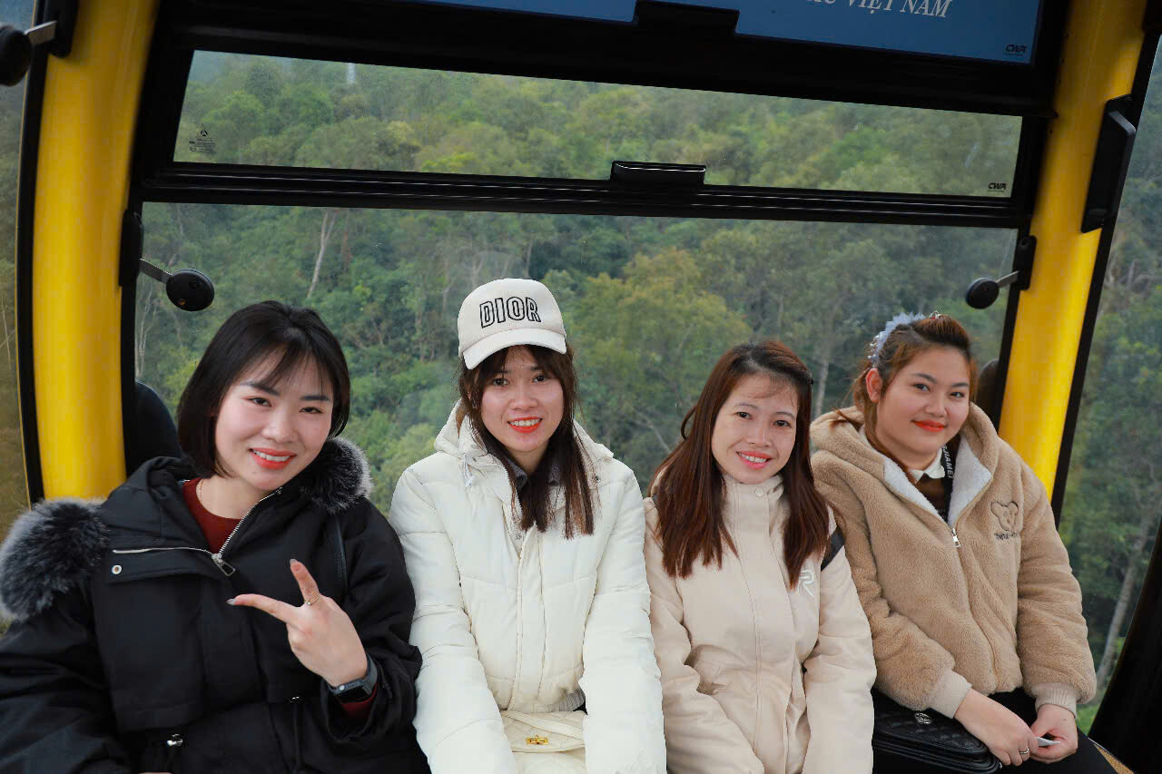 Thương Mại Sao Mai - Đồng phục thời trang FMF 4