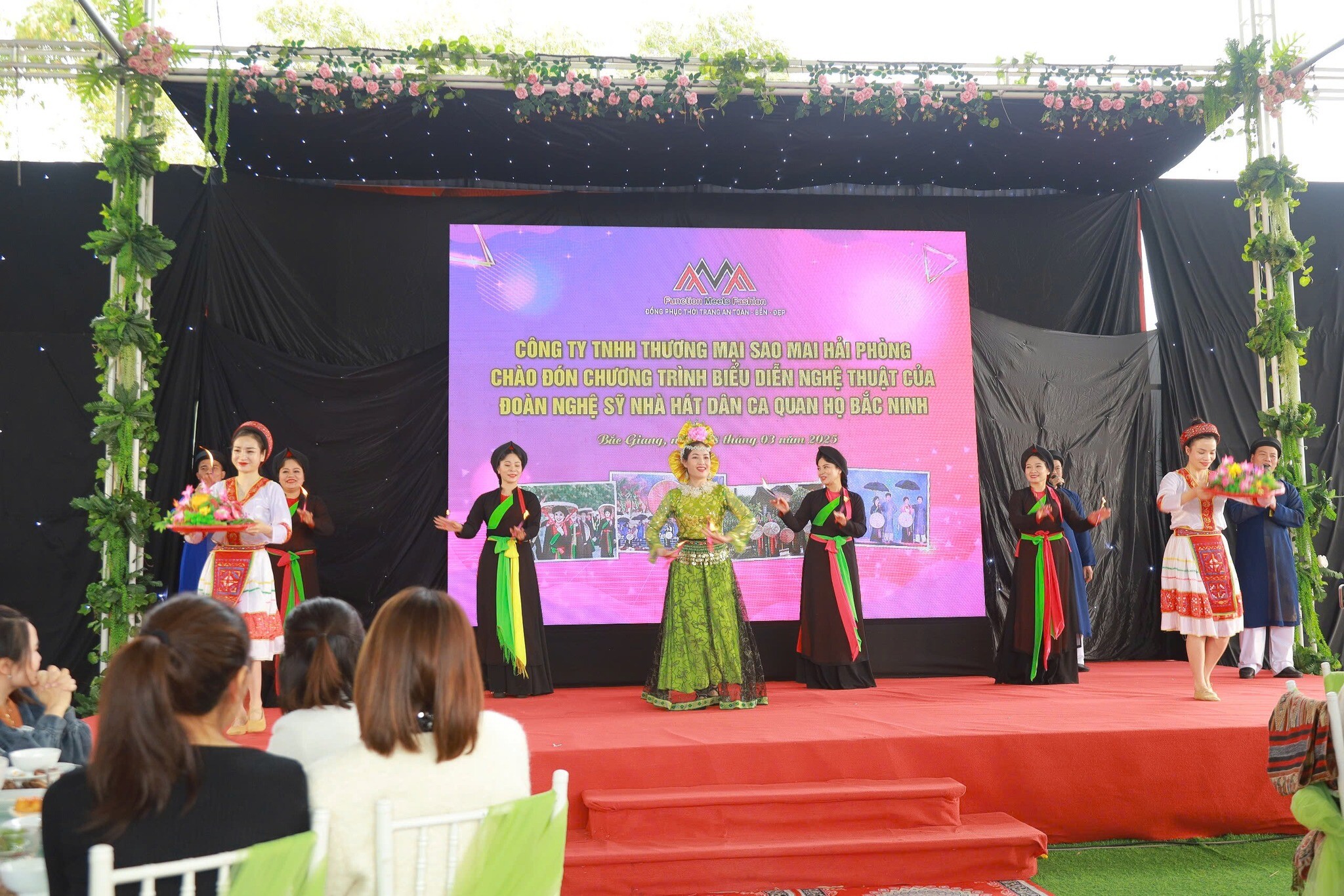 Thương Mại Sao Mai - Đồng phục thời trang FMF 10