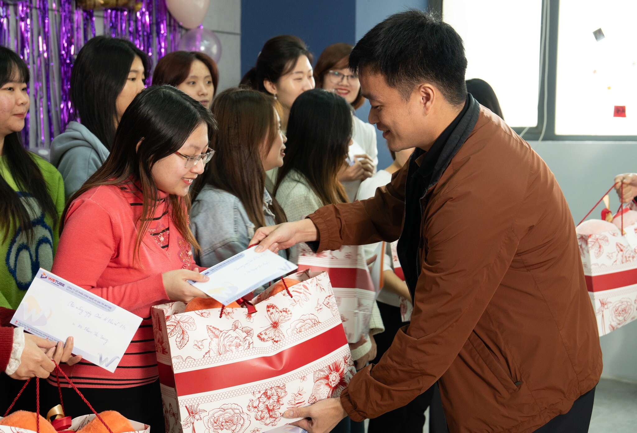 Công nghệ và Giải trí We Tube 3