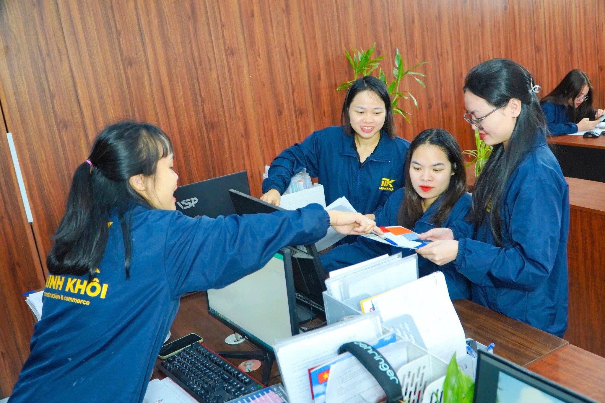 ĐẦU TƯ THƯƠNG MẠI XÂY DỰNG MINH KHÔI 7