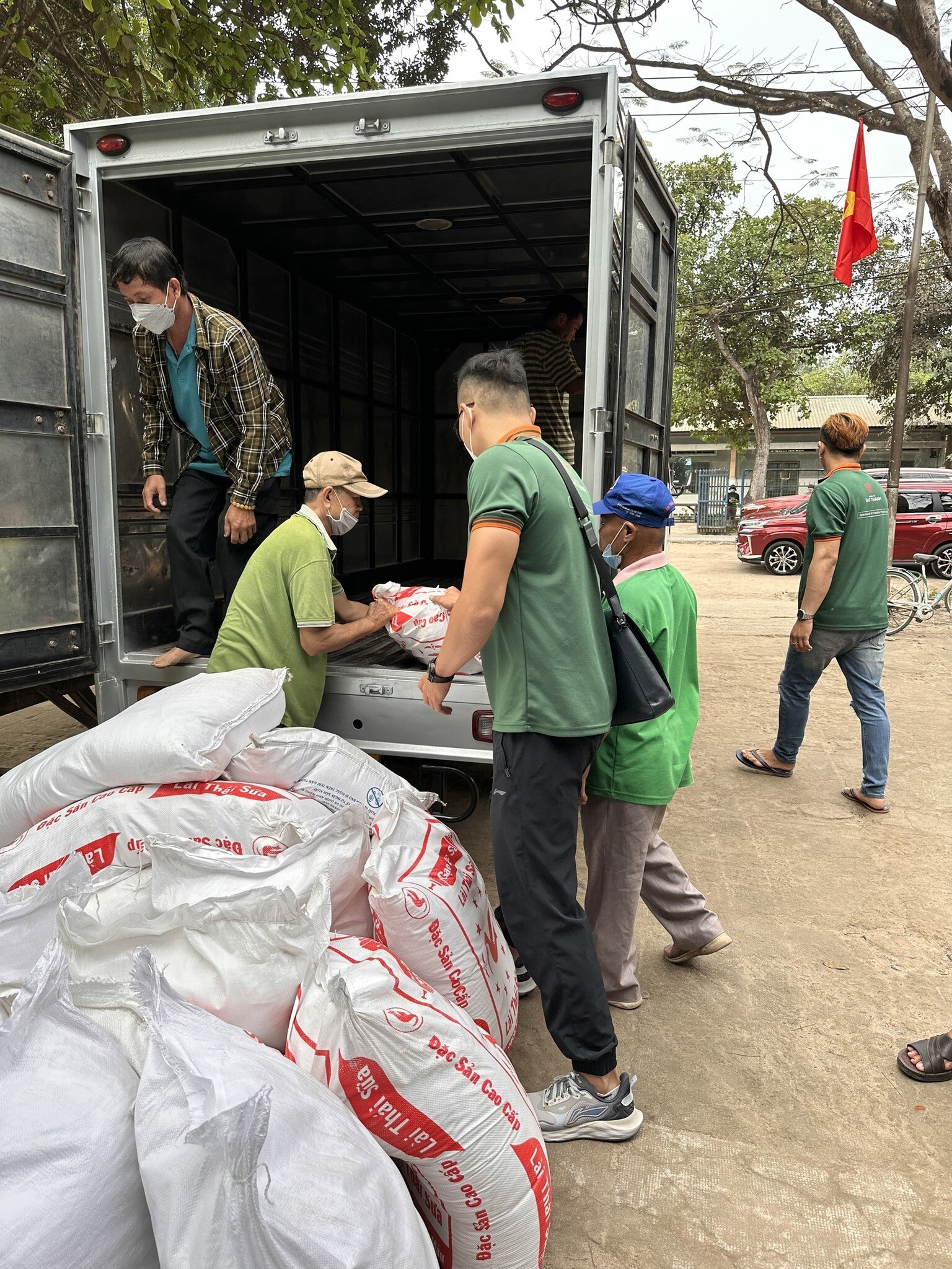 SẢN XUẤT CÔNG NGHIỆP QUỐC TẾ ĐẠT THÀNH 1