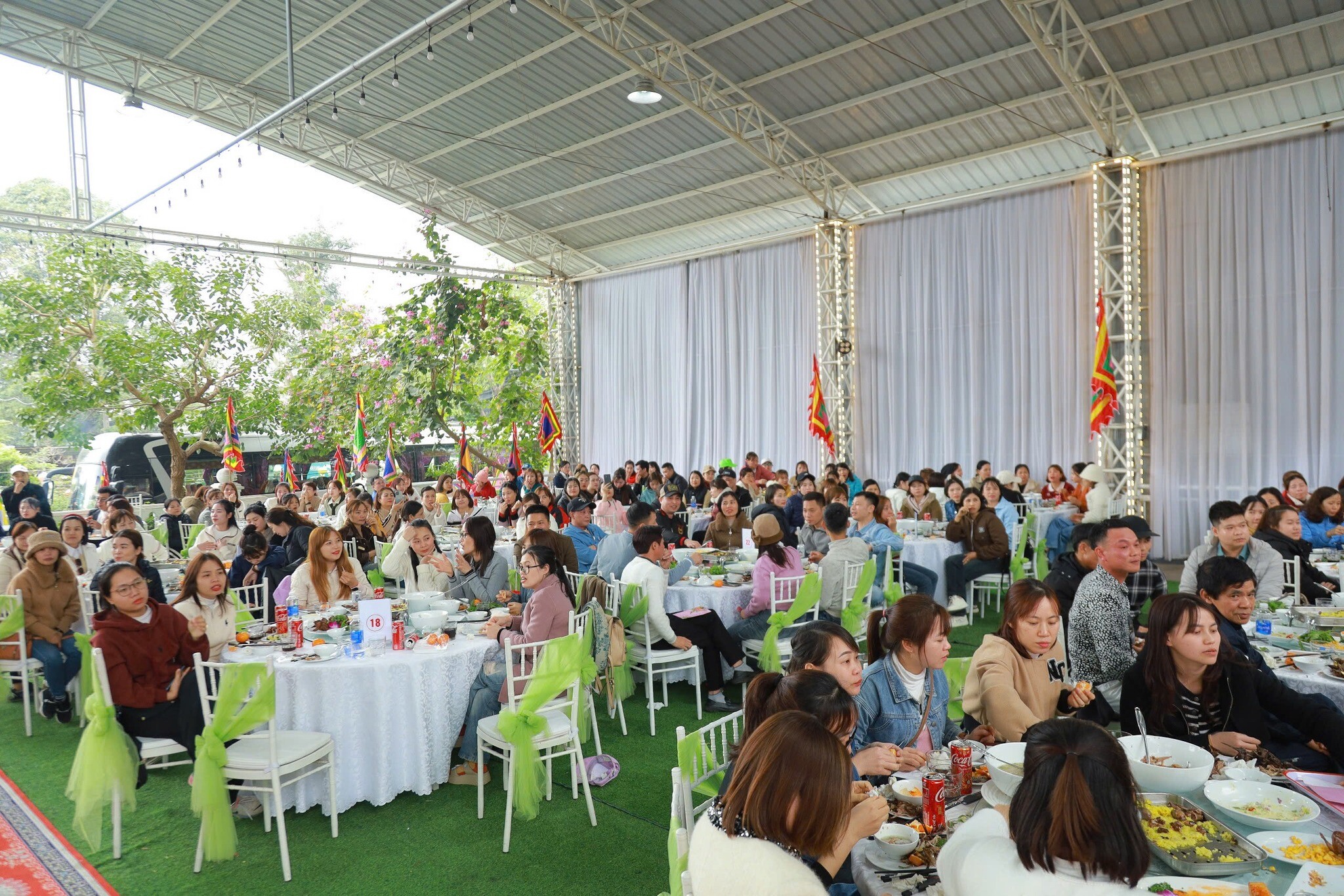 Thương Mại Sao Mai - Đồng phục thời trang FMF 6