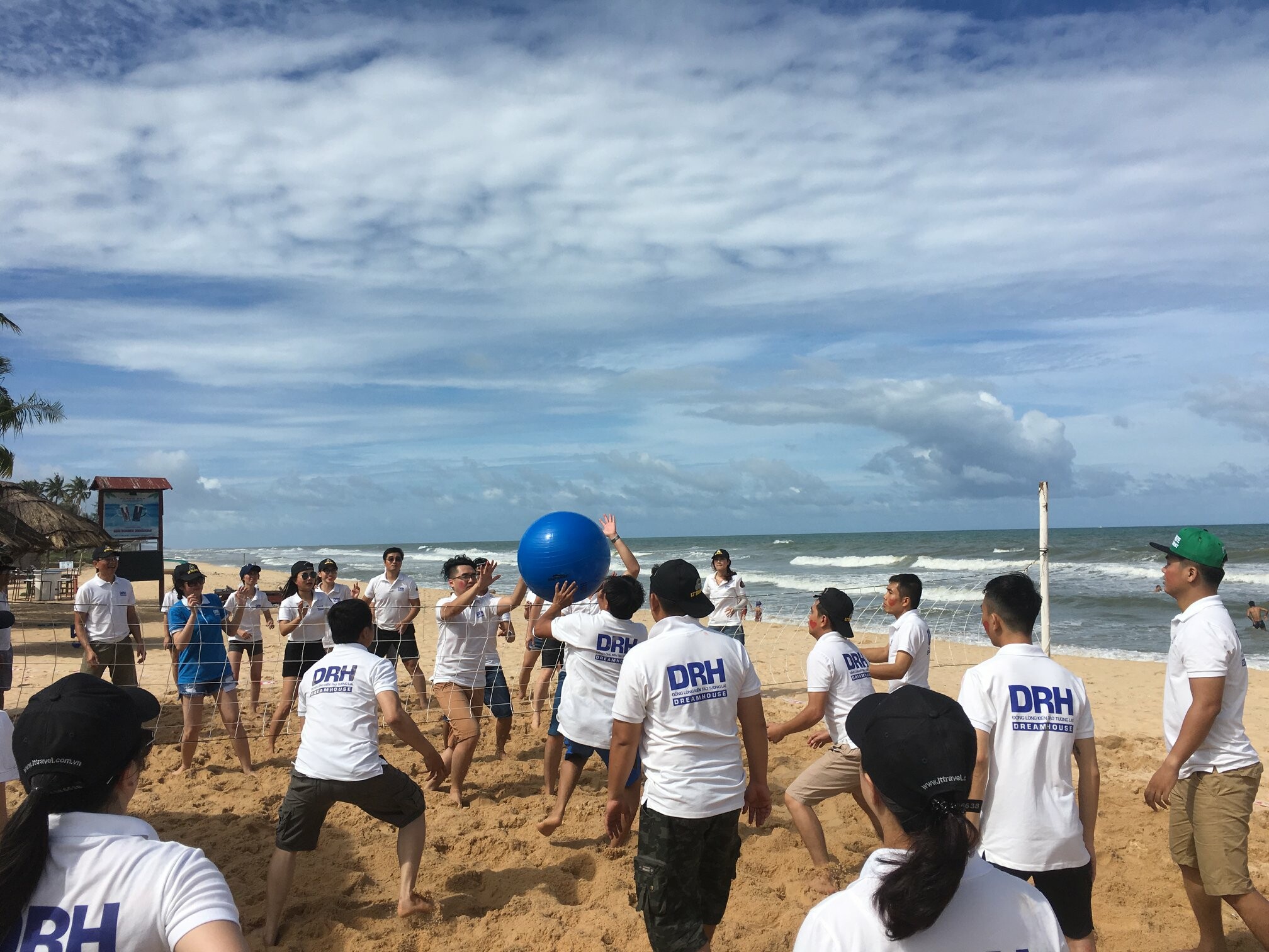 Công ty CP DRH Holdings 6