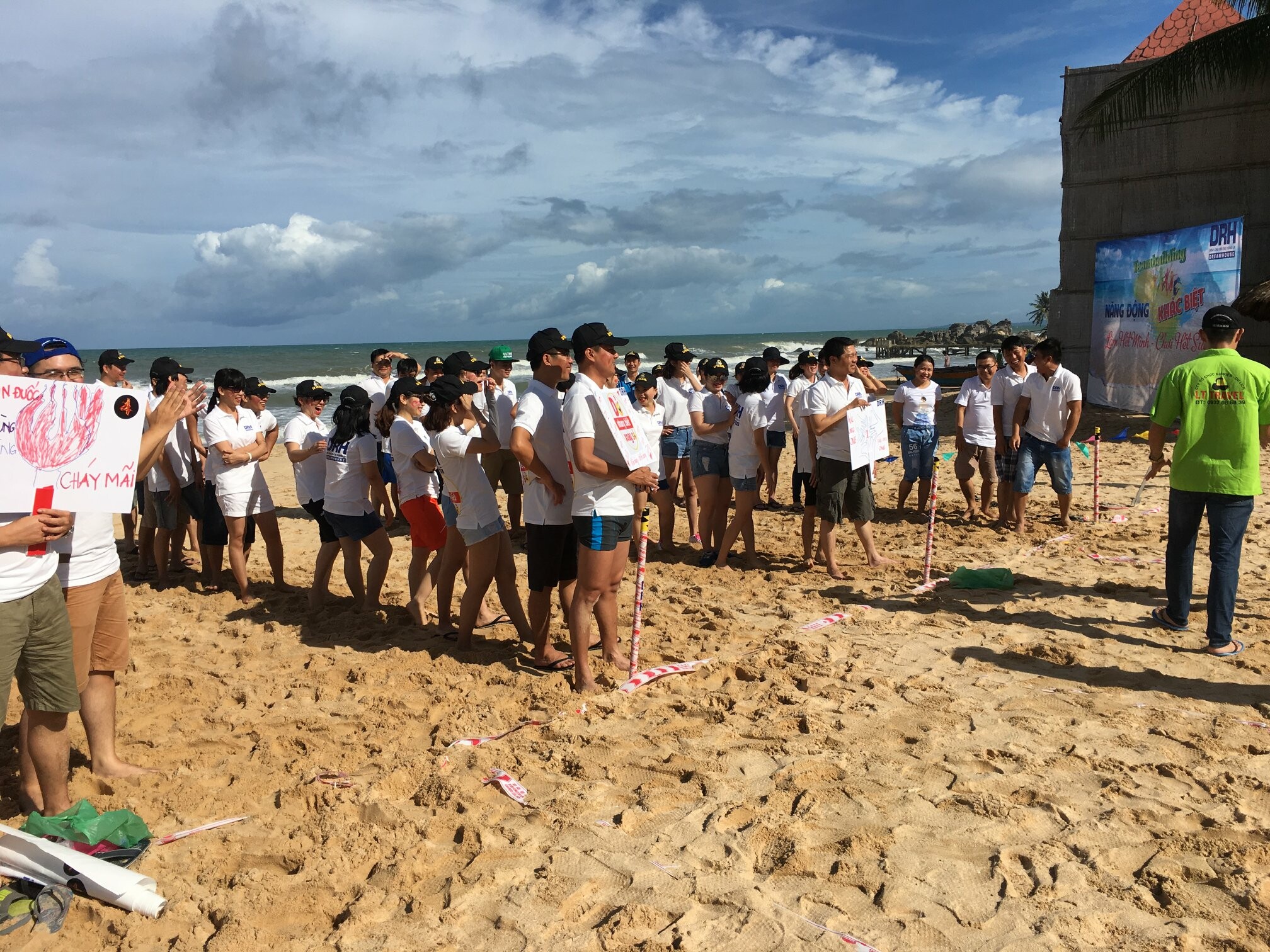 Công ty CP DRH Holdings 2