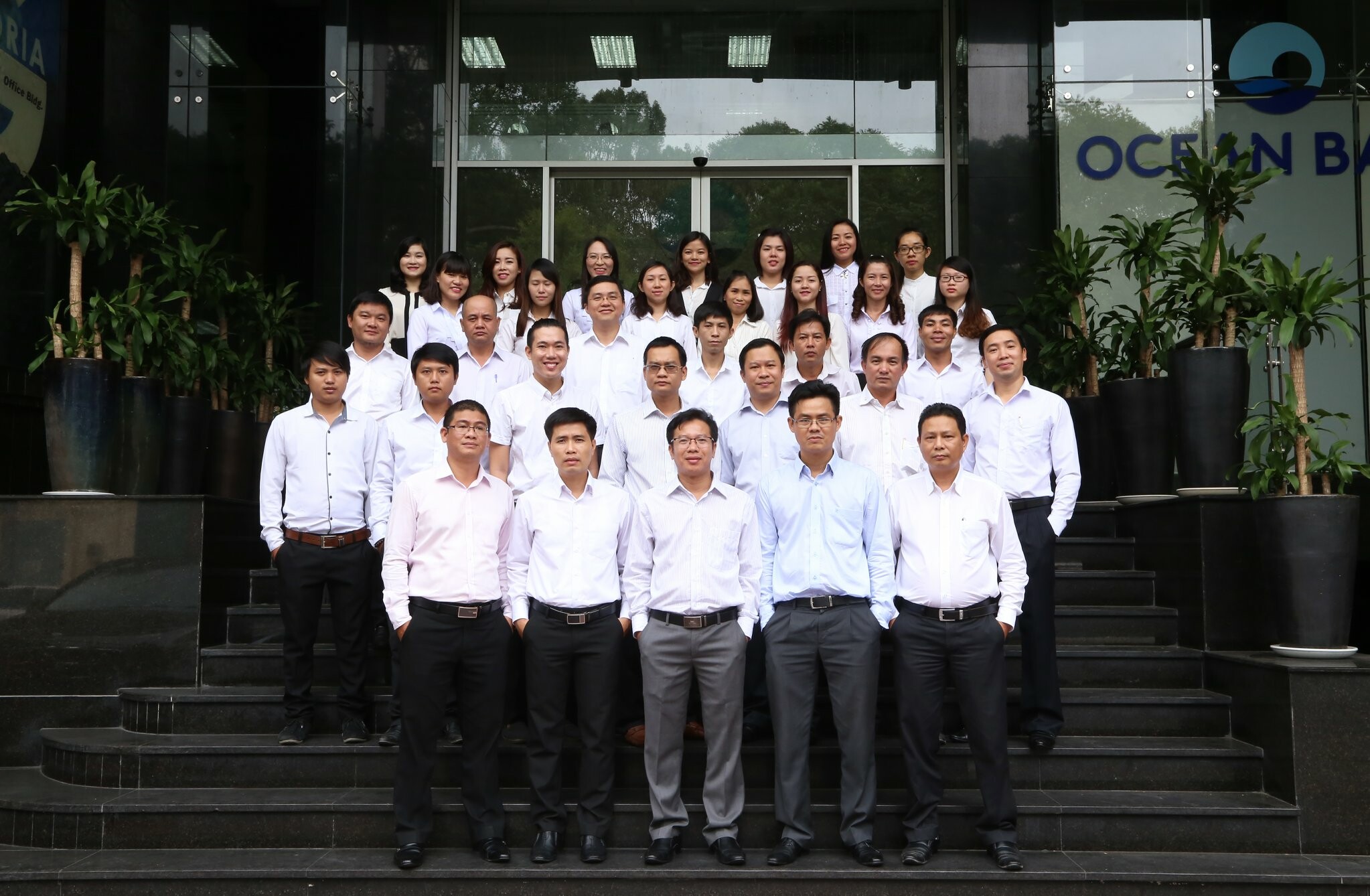 Công ty CP DRH Holdings 12