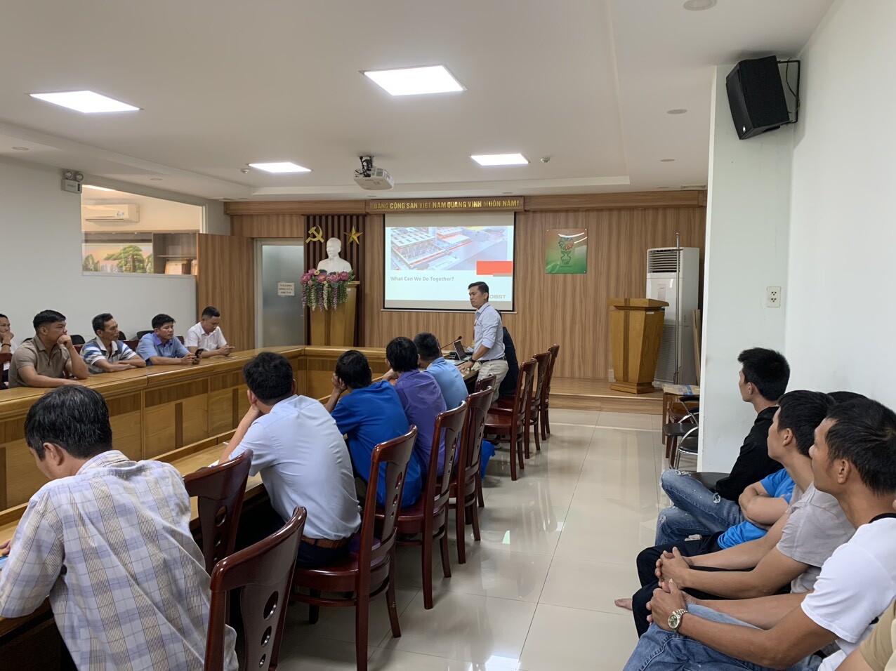 Thương Mại – Xuất Nhập Khẩu Phú Lộc Trường 12