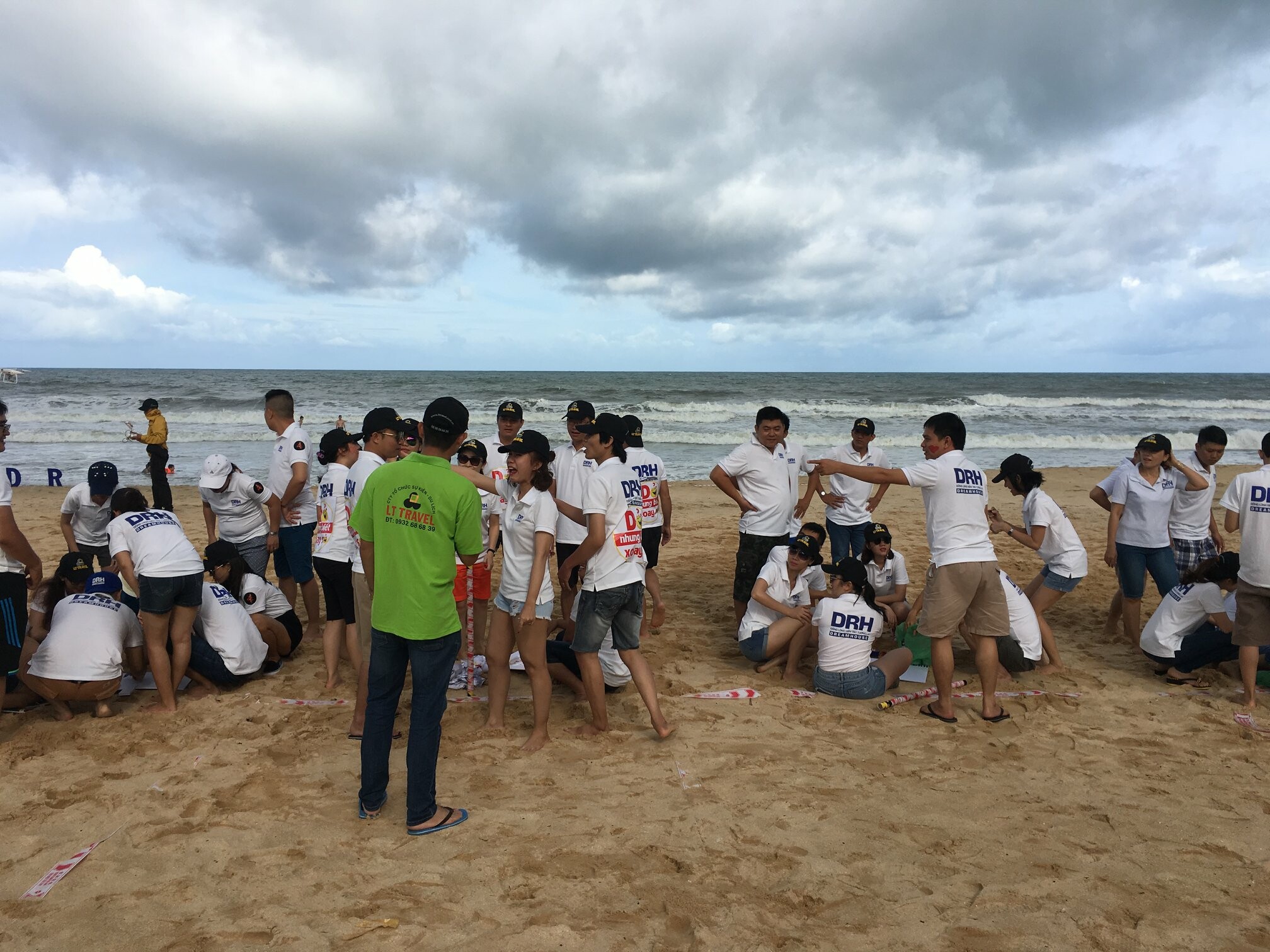 Công ty CP DRH Holdings 1