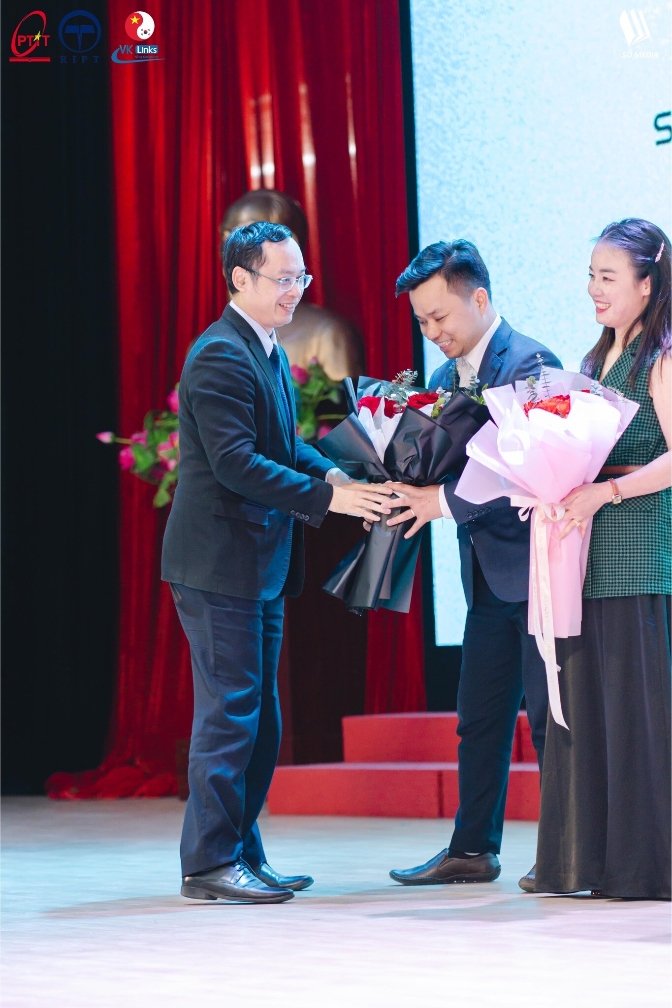 THƯƠNG MẠI VÀ DỊCH VỤ QUỐC TẾ VKLINKS 11