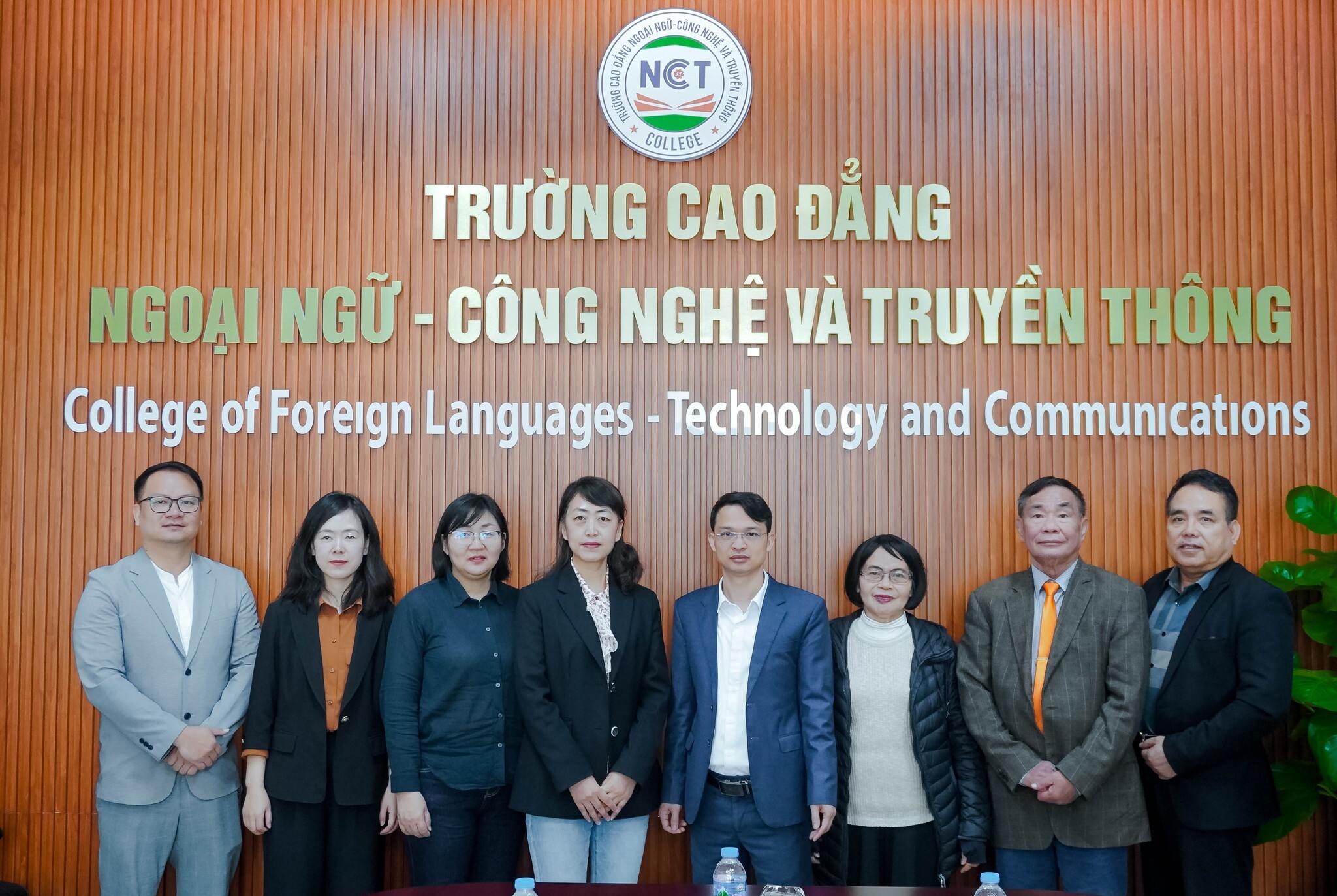 Trường Cao đẳng Ngoại ngữ - Công nghệ và Truyền thông 12