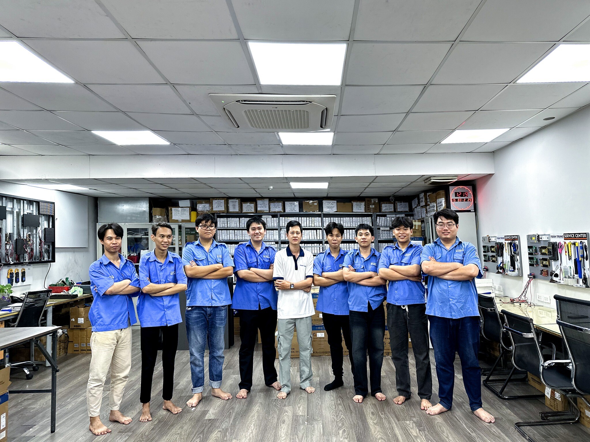 Điện Tử Viễn Thông Toàn Trung 12