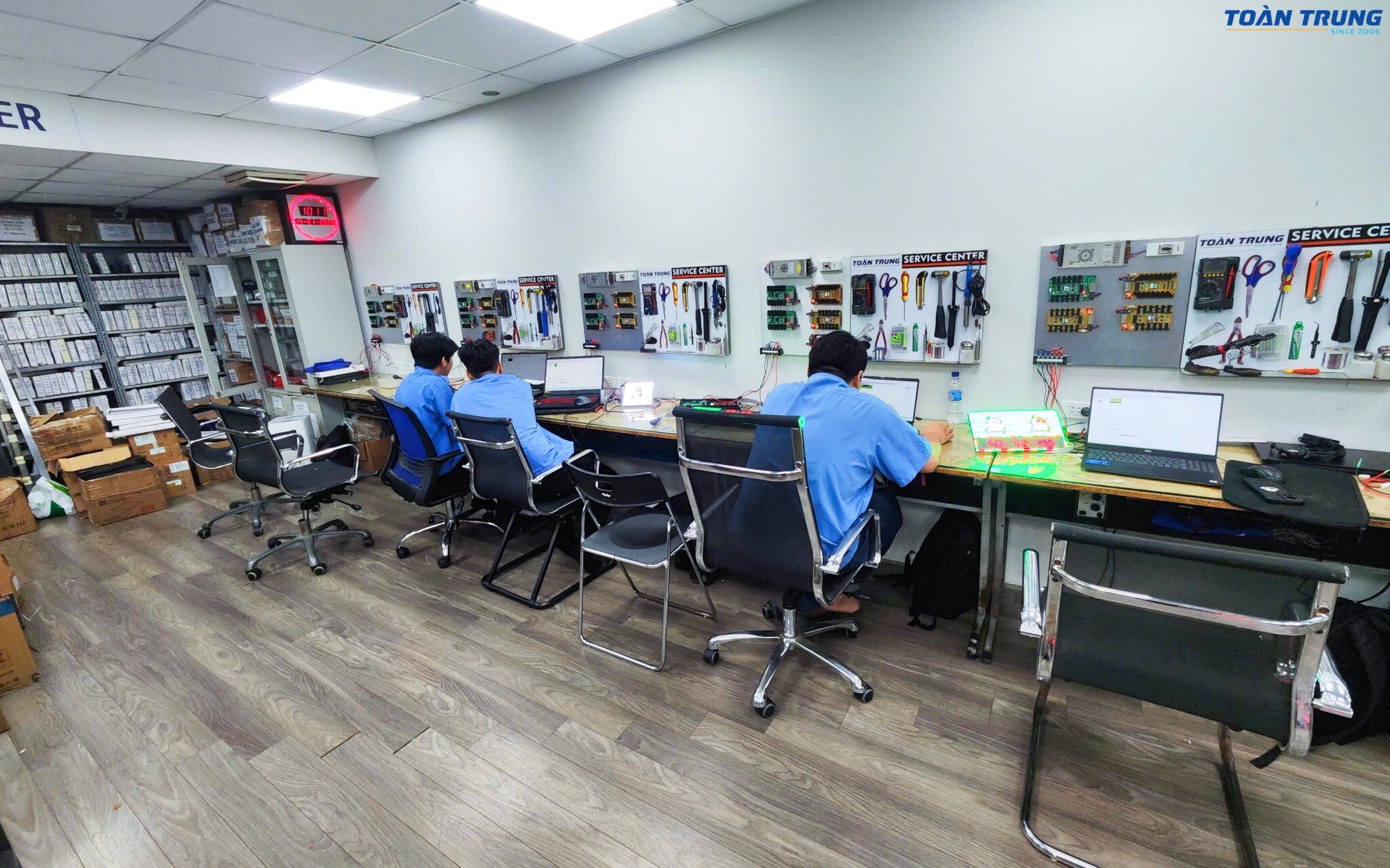 Điện Tử Viễn Thông Toàn Trung 8