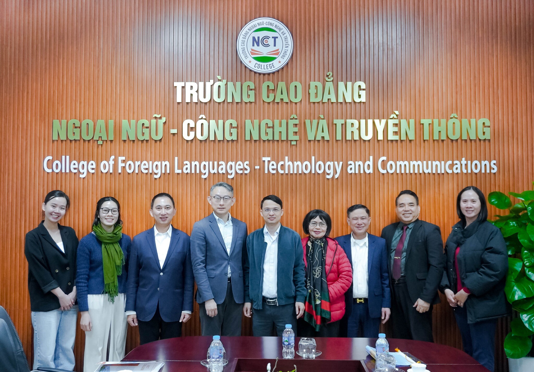 Trường Cao đẳng Ngoại ngữ - Công nghệ và Truyền thông 9