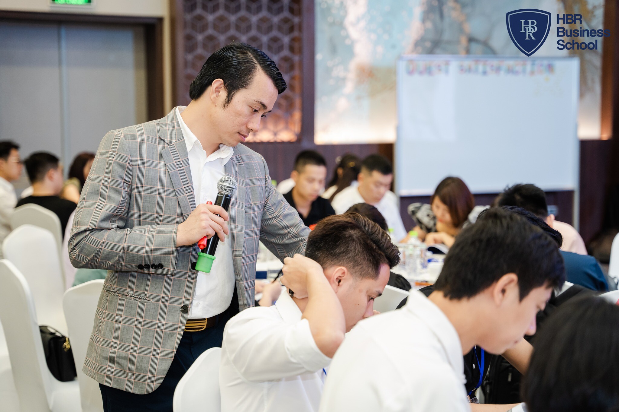 Trường Doanh Nhân HBR 11